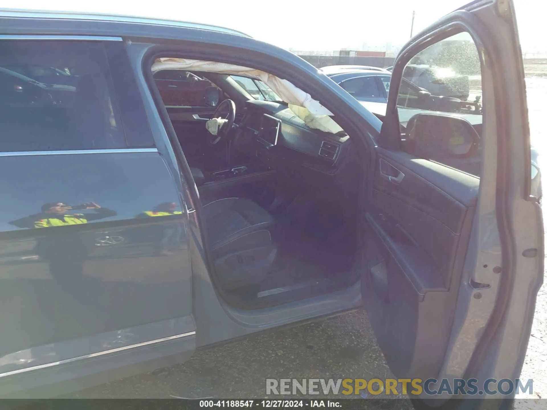 5 Photograph of a damaged car 1V2FE2CA9RC223529 VOLKSWAGEN ATLAS CROSS SPORT 2024