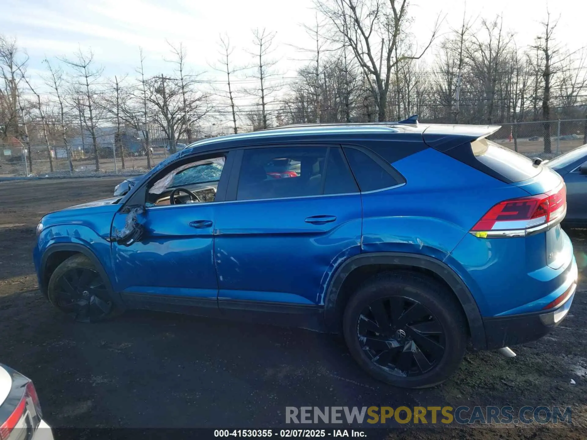 14 Photograph of a damaged car 1V2HE2CA1RC219841 VOLKSWAGEN ATLAS CROSS SPORT 2024