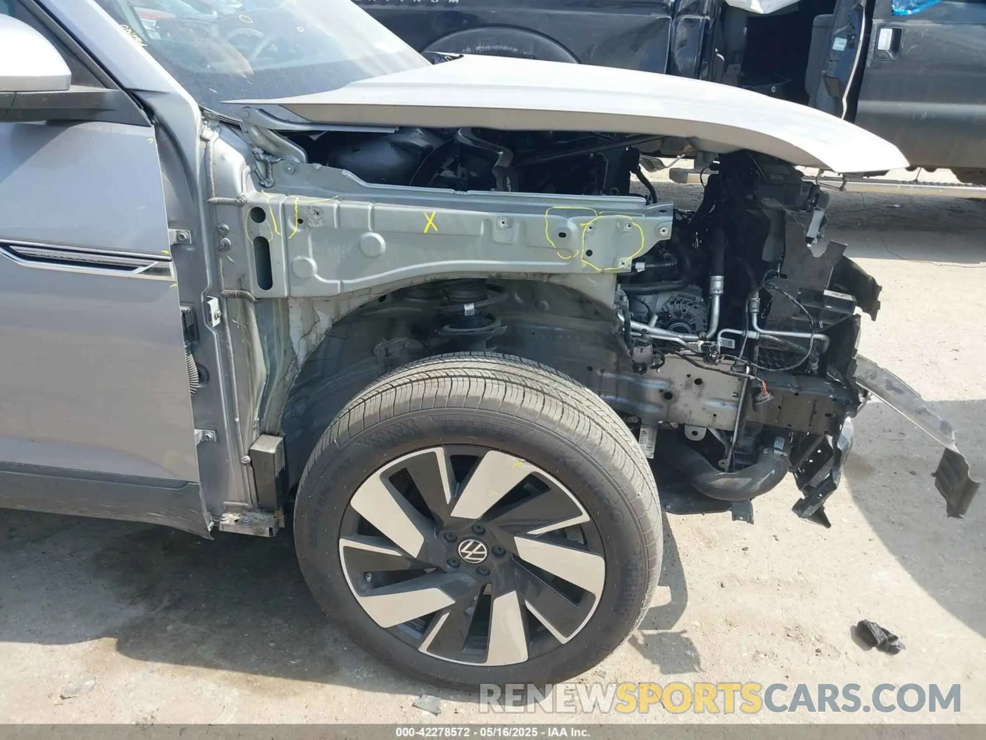 6 Photograph of a damaged car 1V2HE2CA5RC216070 VOLKSWAGEN ATLAS CROSS SPORT 2024