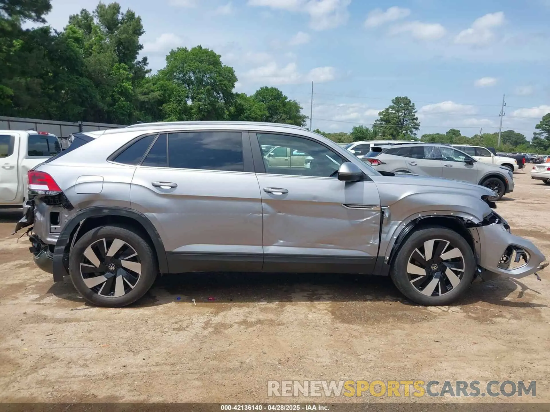 6 Photograph of a damaged car 1V2HE2CA9RC204293 VOLKSWAGEN ATLAS CROSS SPORT 2024