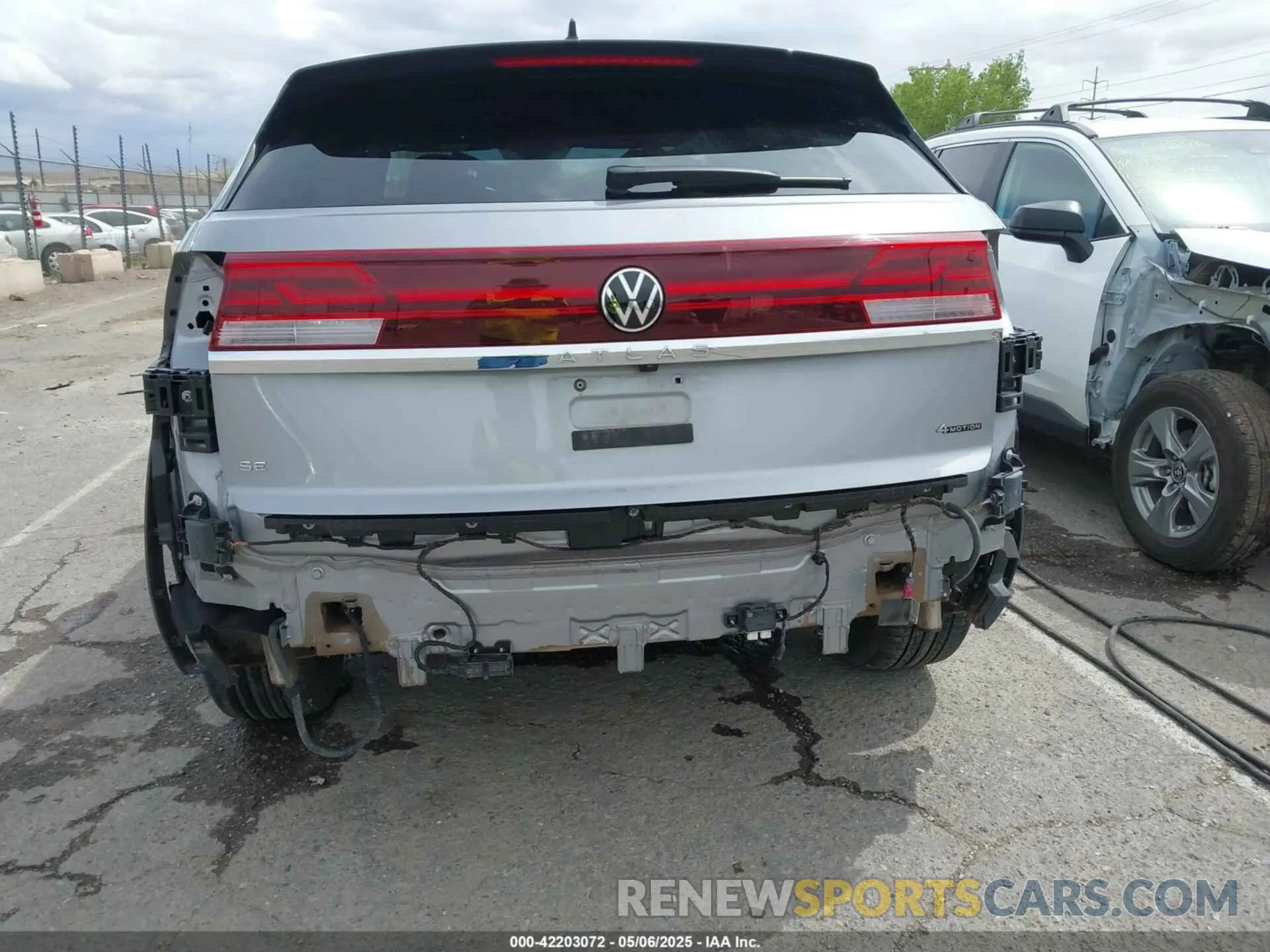 12 Фотография поврежденного автомобиля 1V2HE2CA9RC235656 VOLKSWAGEN ATLAS CROSS SPORT 2024