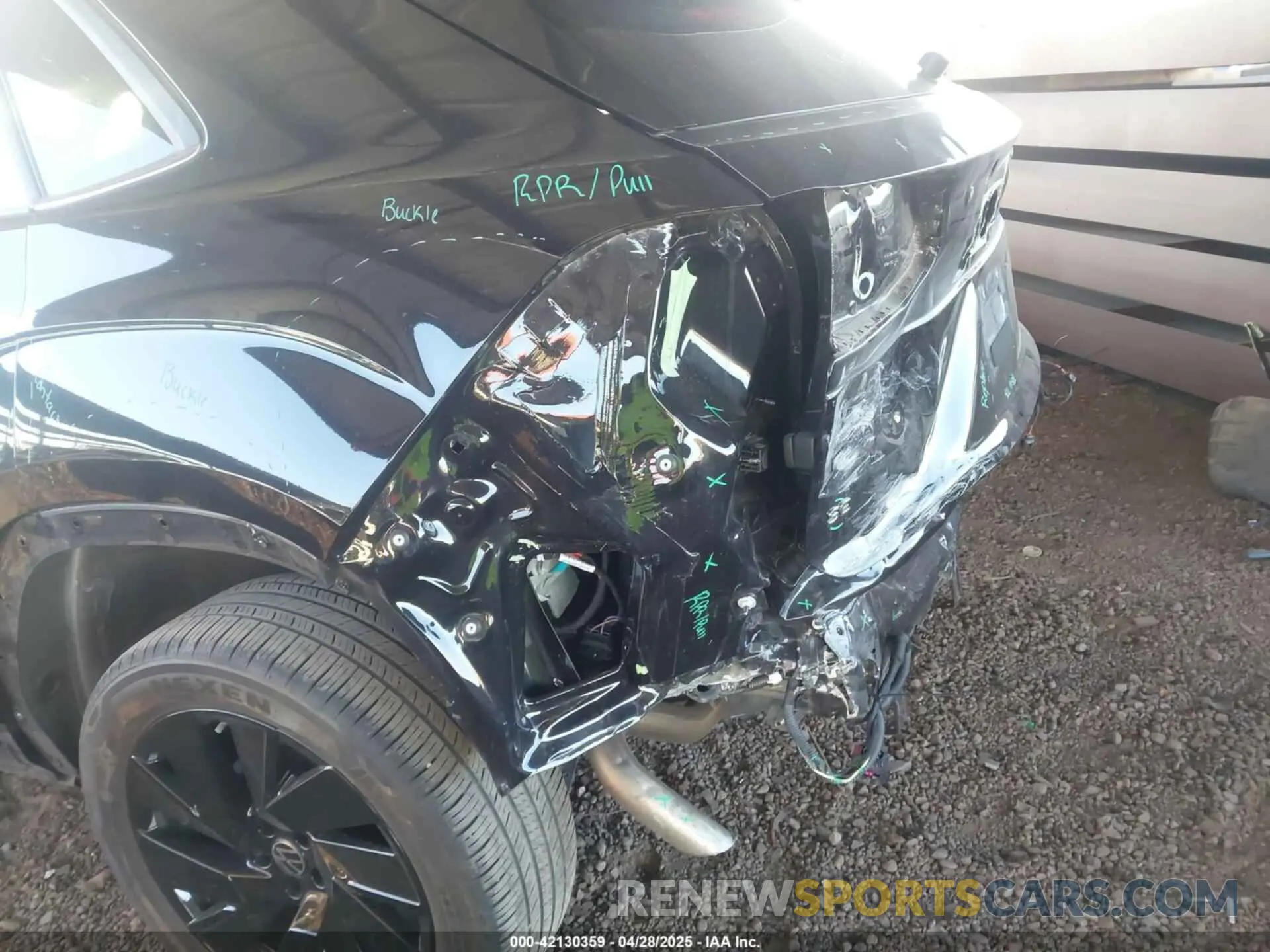 18 Photograph of a damaged car 1V2JE2CA3RC230888 VOLKSWAGEN ATLAS CROSS SPORT 2024