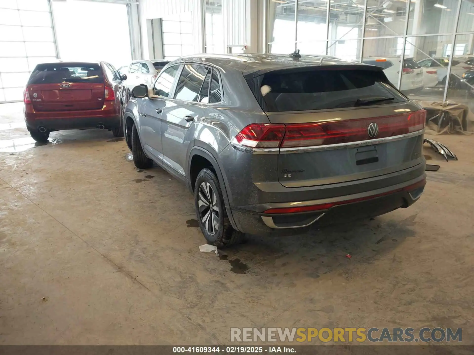 3 Фотография поврежденного автомобиля 1V2LE2CA2RC223746 VOLKSWAGEN ATLAS CROSS SPORT 2024