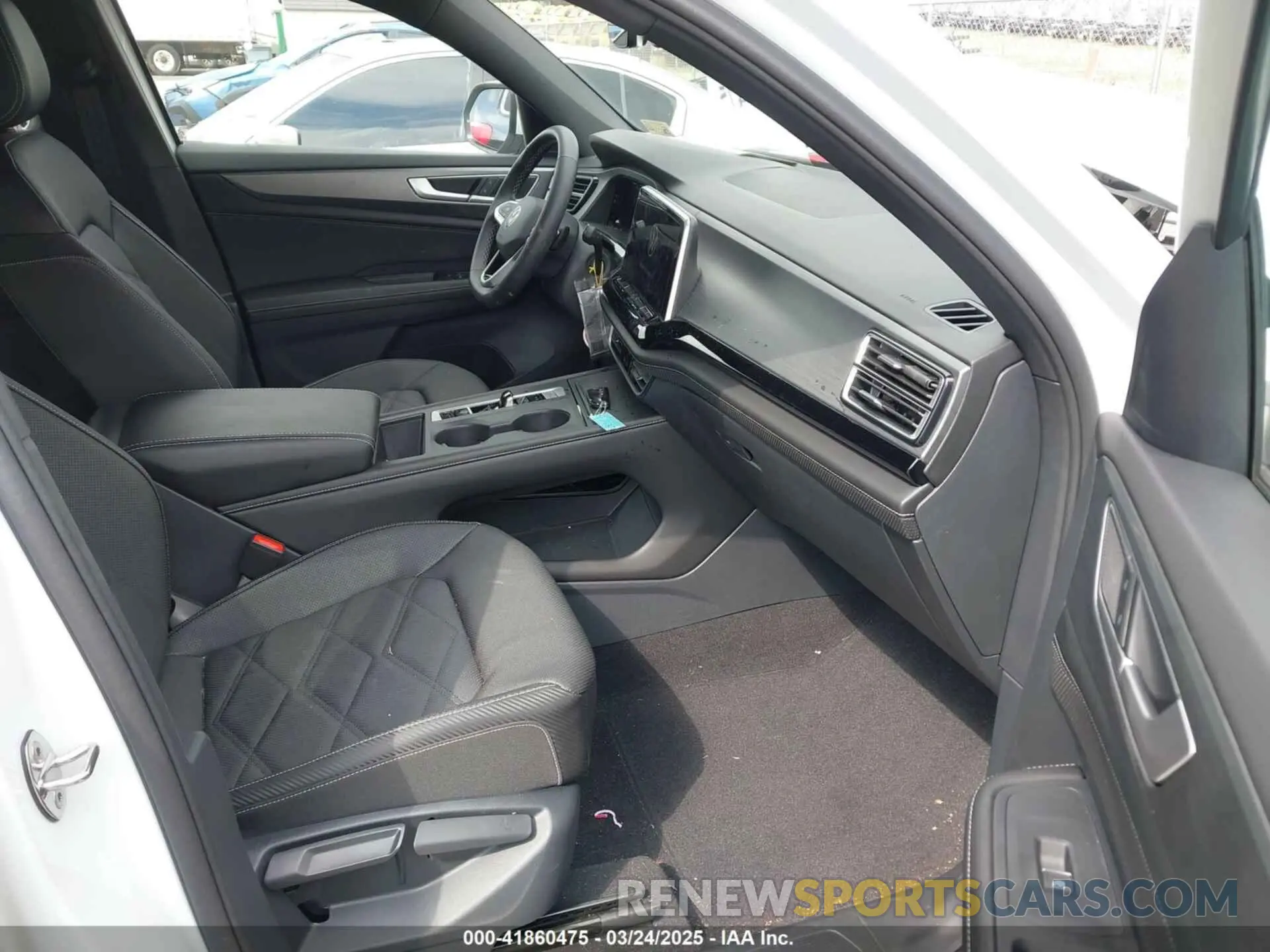 5 Photograph of a damaged car 1V2LE2CA5RC243036 VOLKSWAGEN ATLAS CROSS SPORT 2024