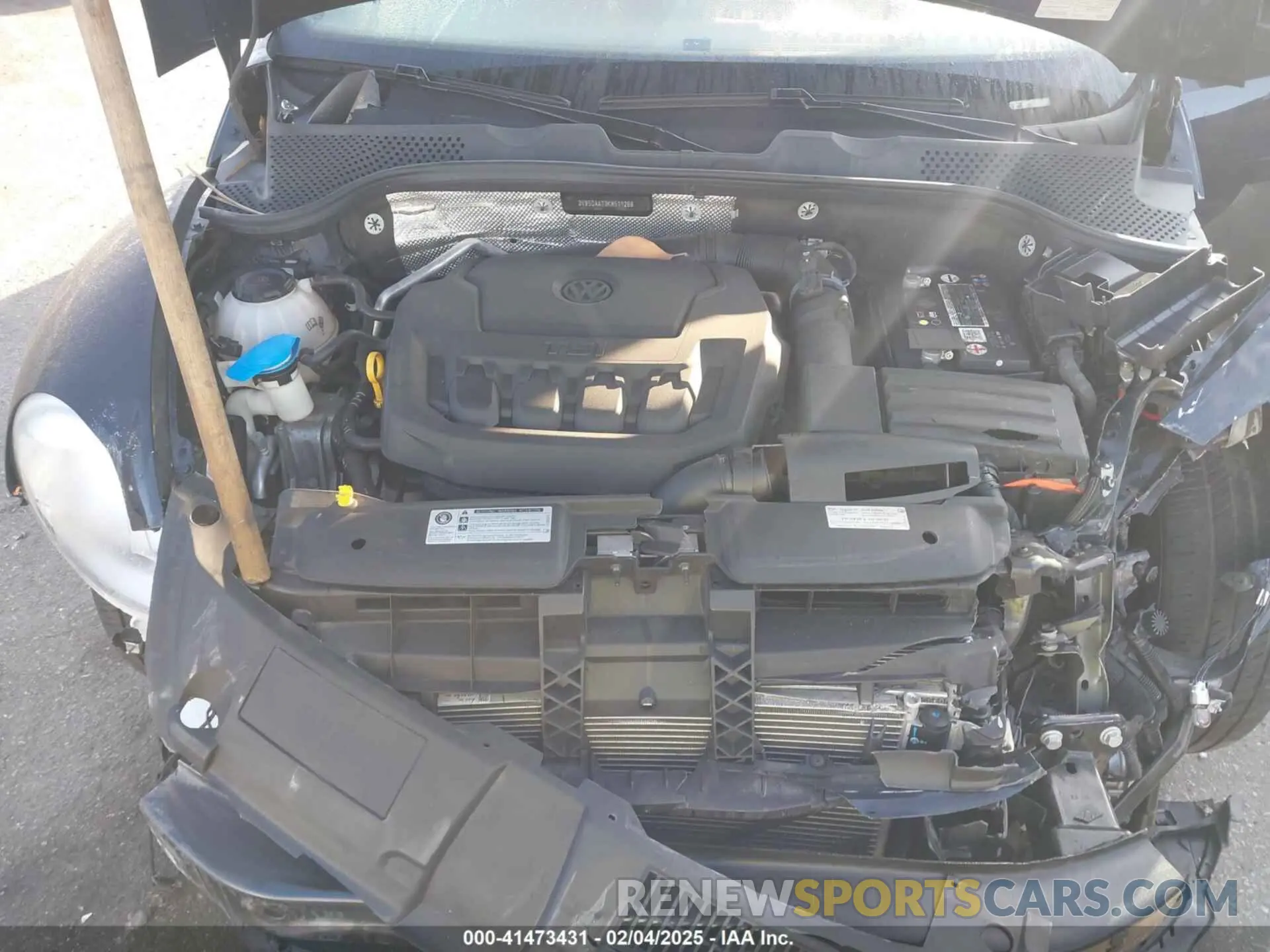 10 Photograph of a damaged car 3VW5DAAT3KM511269 VOLKSWAGEN BEETLE 2019