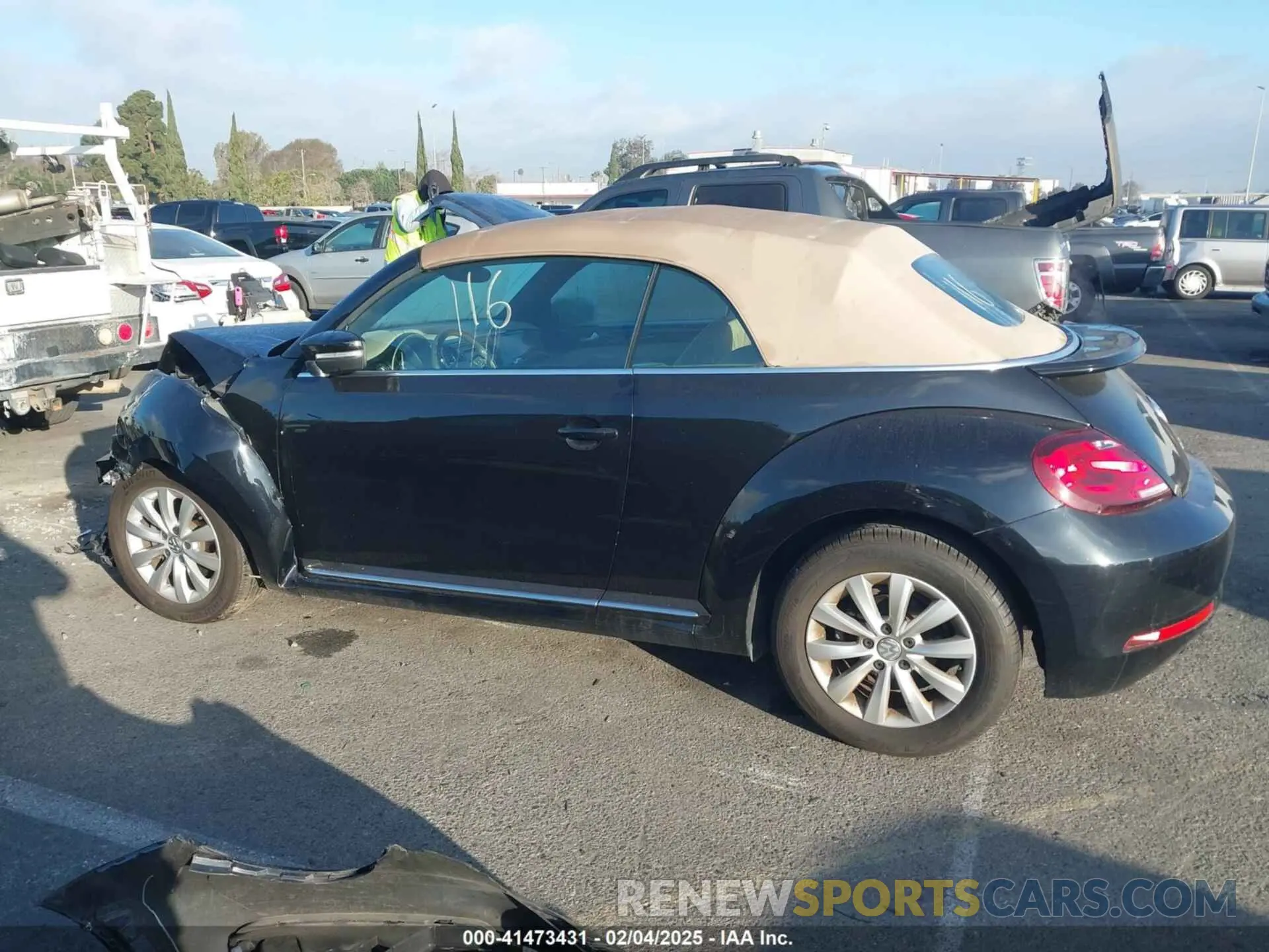 15 Photograph of a damaged car 3VW5DAAT3KM511269 VOLKSWAGEN BEETLE 2019