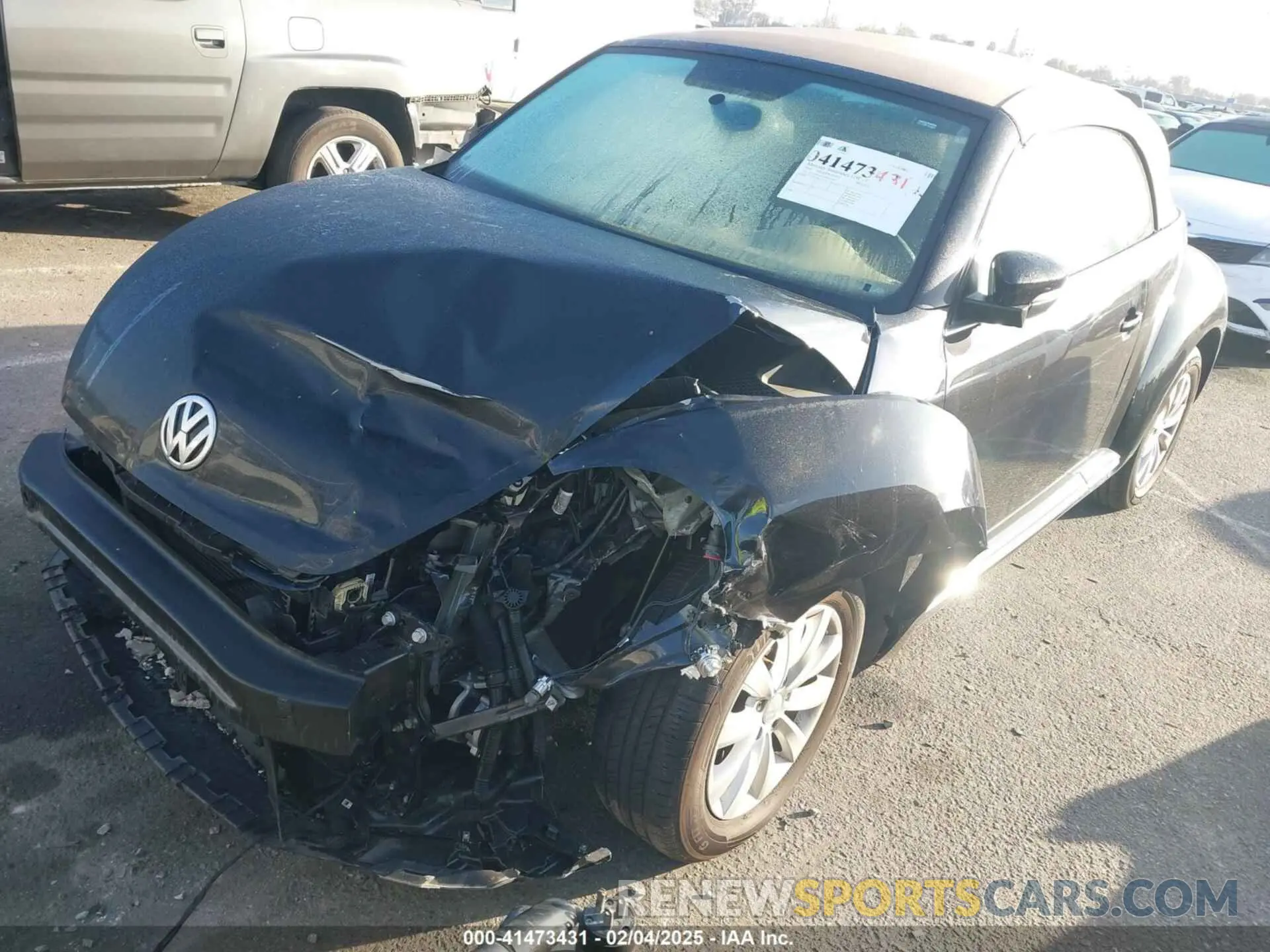 2 Photograph of a damaged car 3VW5DAAT3KM511269 VOLKSWAGEN BEETLE 2019
