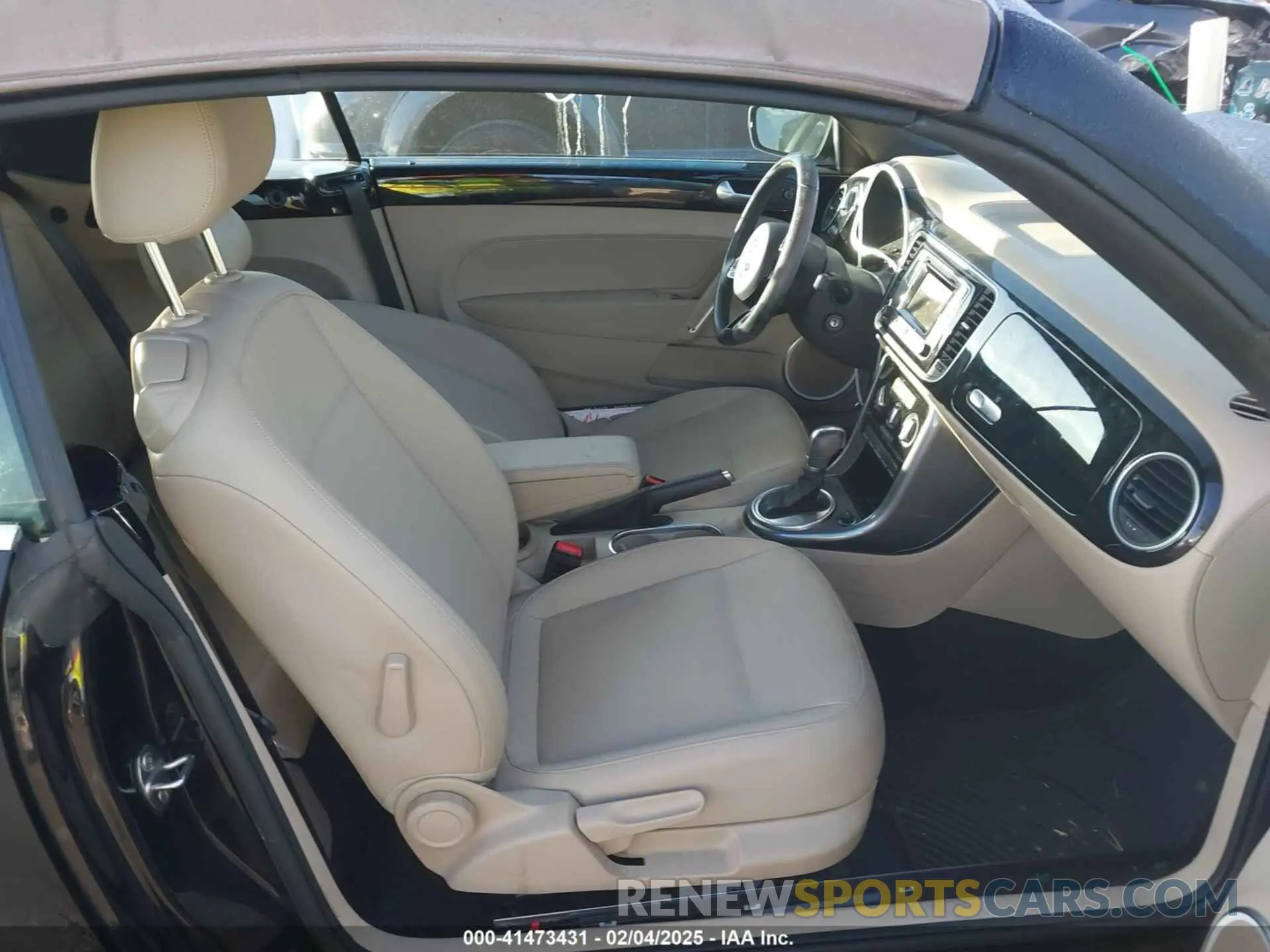 5 Photograph of a damaged car 3VW5DAAT3KM511269 VOLKSWAGEN BEETLE 2019