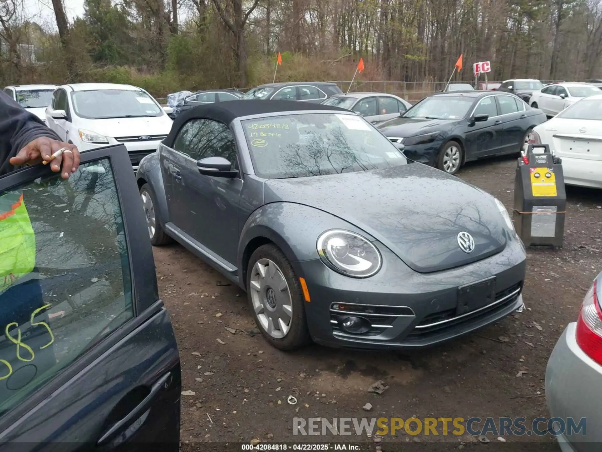 1 Photograph of a damaged car 3VW5DAAT6KM505210 VOLKSWAGEN BEETLE 2019