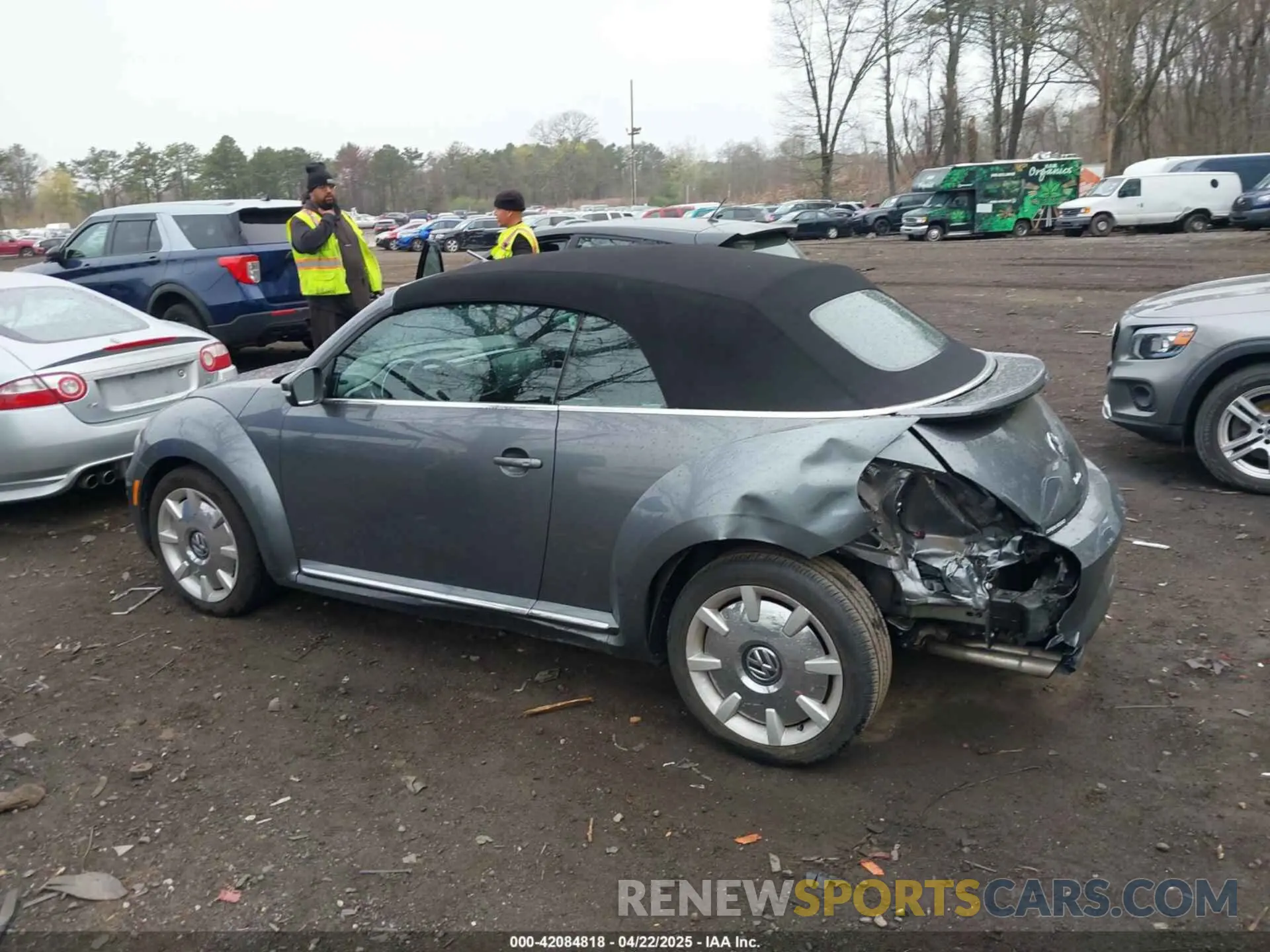14 Photograph of a damaged car 3VW5DAAT6KM505210 VOLKSWAGEN BEETLE 2019