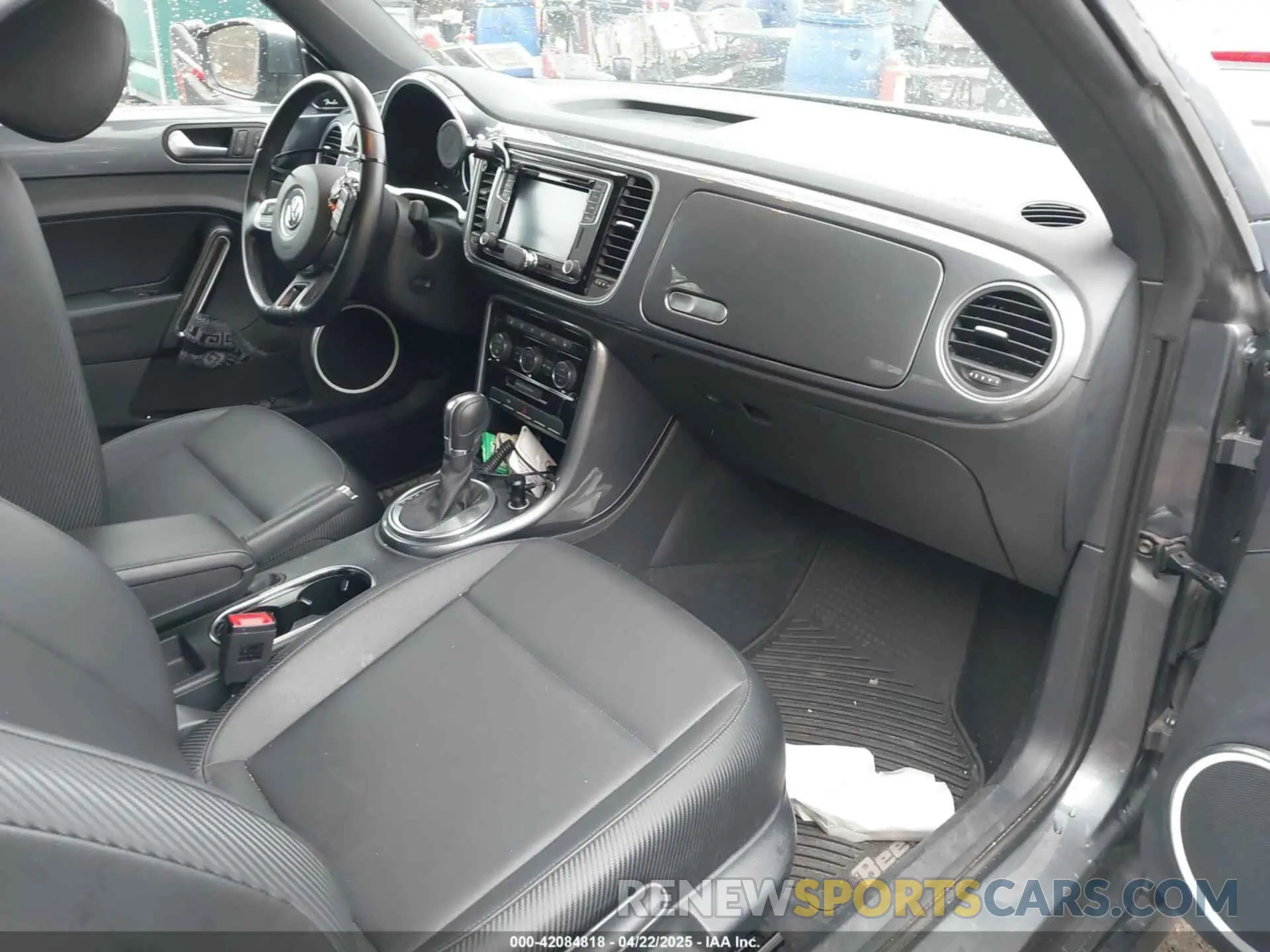 5 Photograph of a damaged car 3VW5DAAT6KM505210 VOLKSWAGEN BEETLE 2019