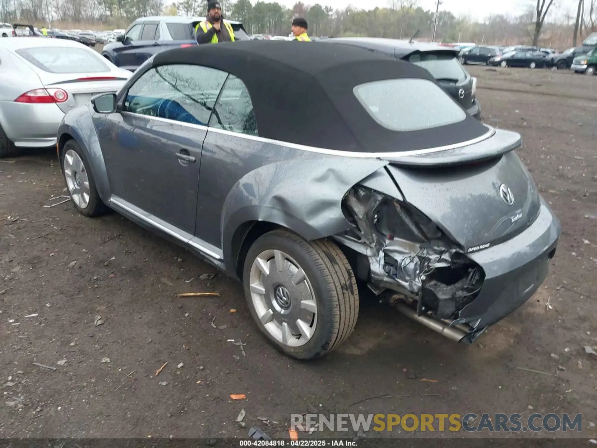6 Photograph of a damaged car 3VW5DAAT6KM505210 VOLKSWAGEN BEETLE 2019