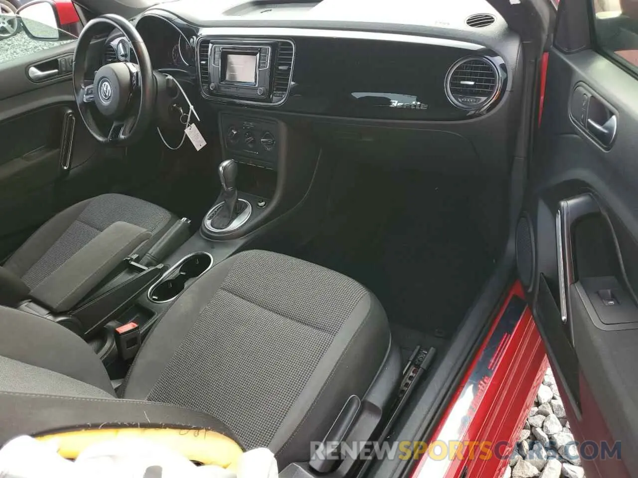 8 Photograph of a damaged car 3VWFD7AT9KM710866 VOLKSWAGEN BEETLE 2019
