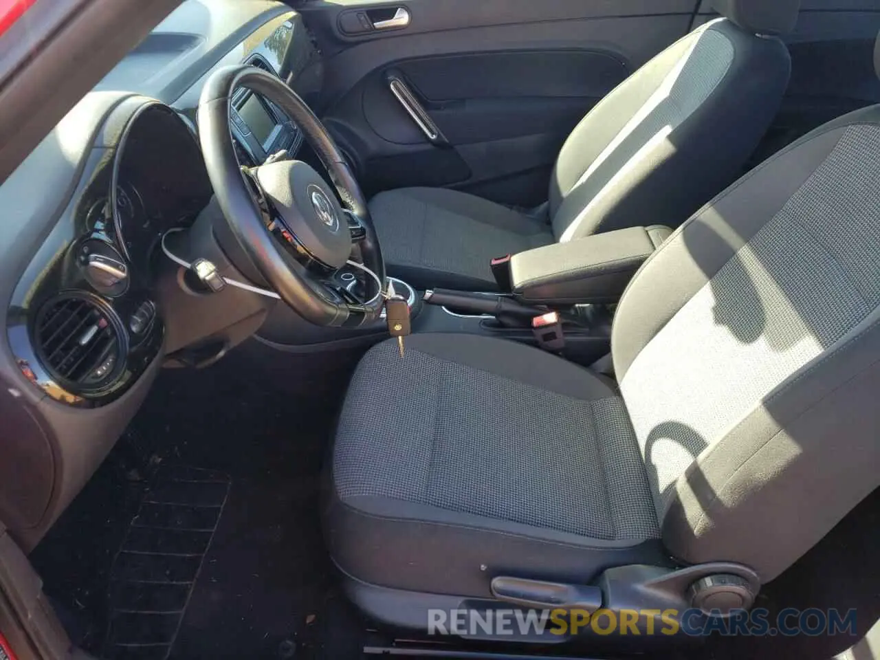 7 Photograph of a damaged car 3VWFD7AT9KM712164 VOLKSWAGEN BEETLE 2019