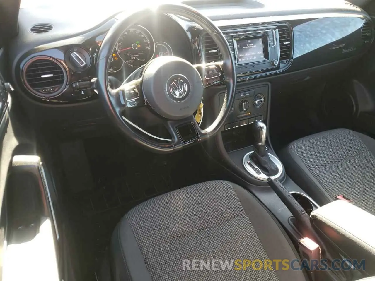 8 Photograph of a damaged car 3VWFD7AT9KM712164 VOLKSWAGEN BEETLE 2019
