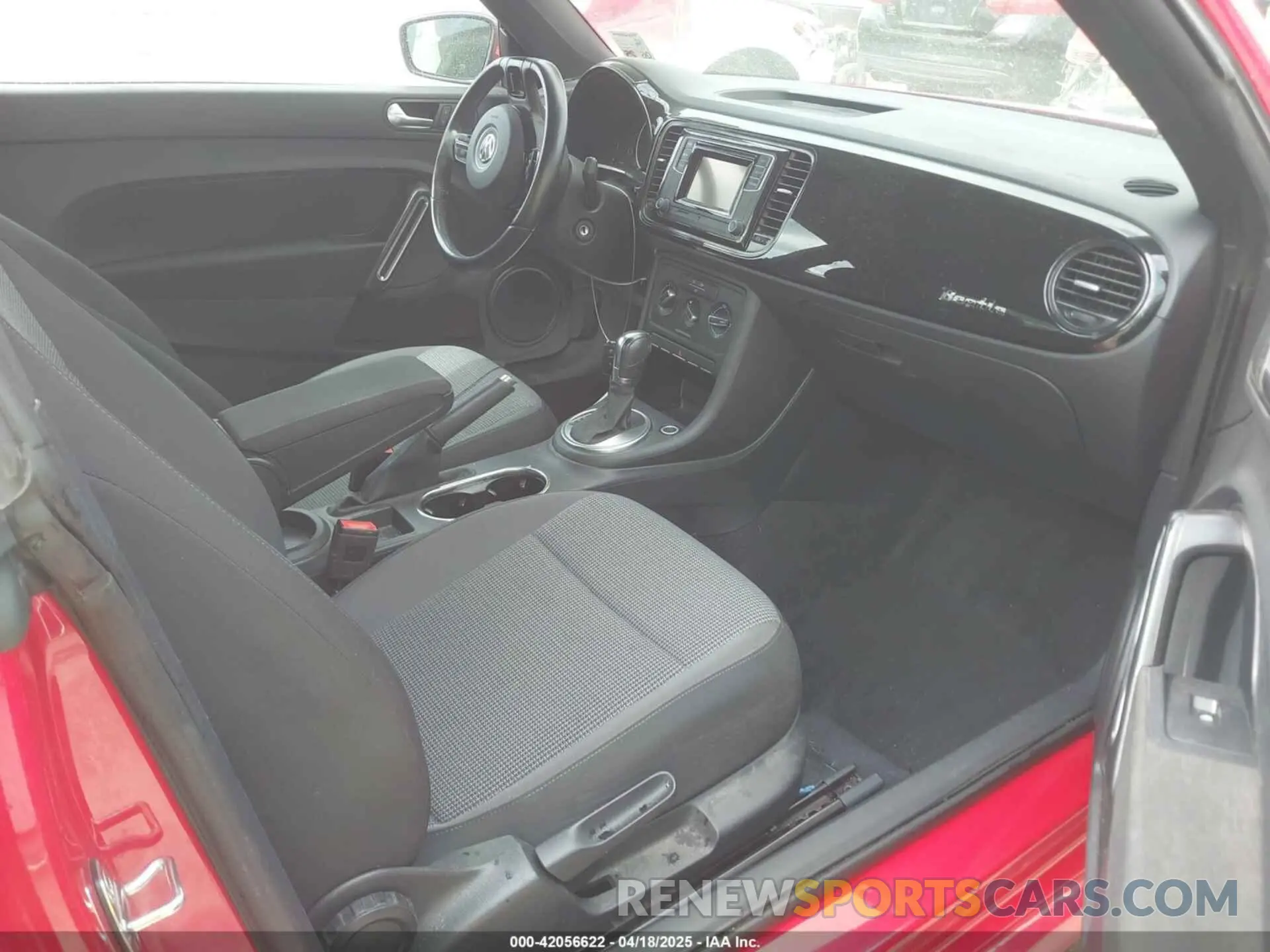 5 Photograph of a damaged car 3VWFD7ATXKM712450 VOLKSWAGEN BEETLE 2019