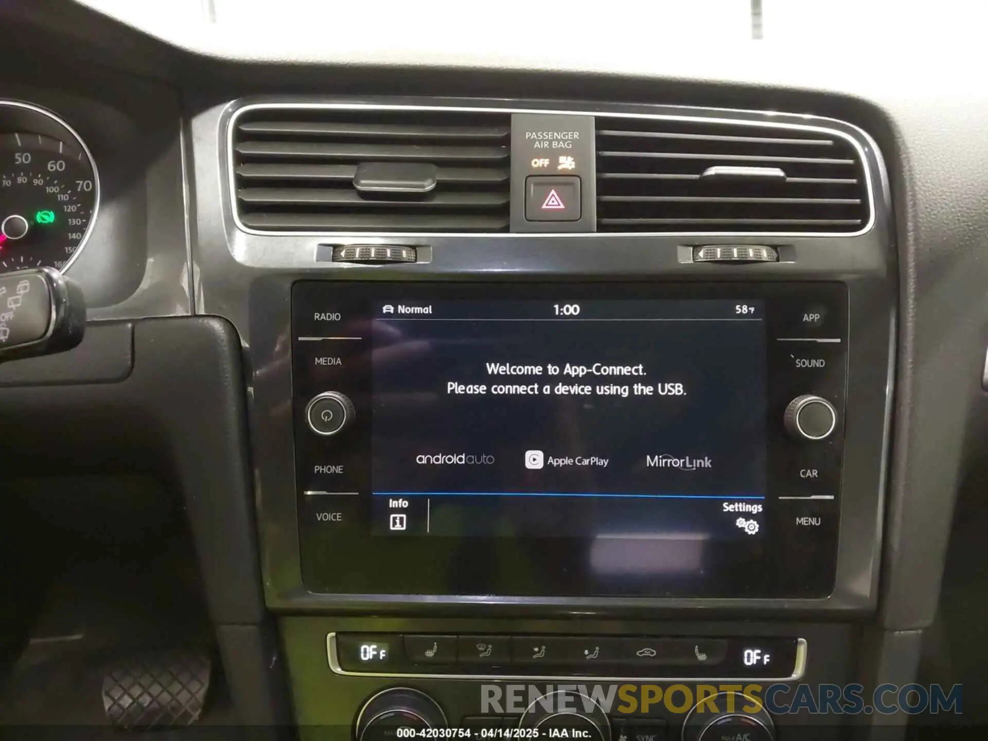 19 Photograph of a damaged car WVWKR7AU2KW907826 VOLKSWAGEN E-GOLF 2019