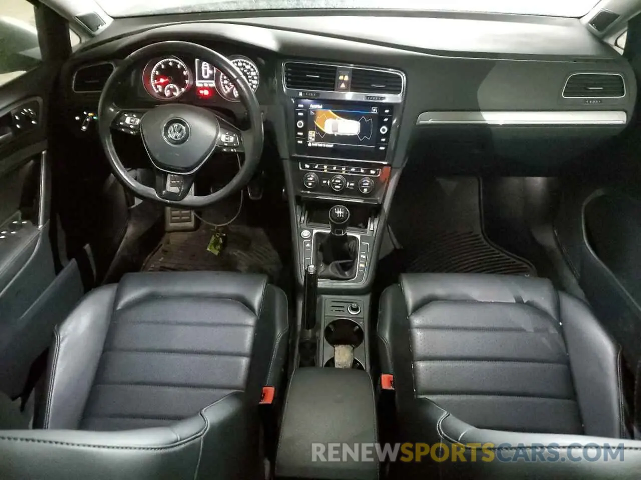8 Photograph of a damaged car 3VWM17AU5KM519986 VOLKSWAGEN GOLF 2019