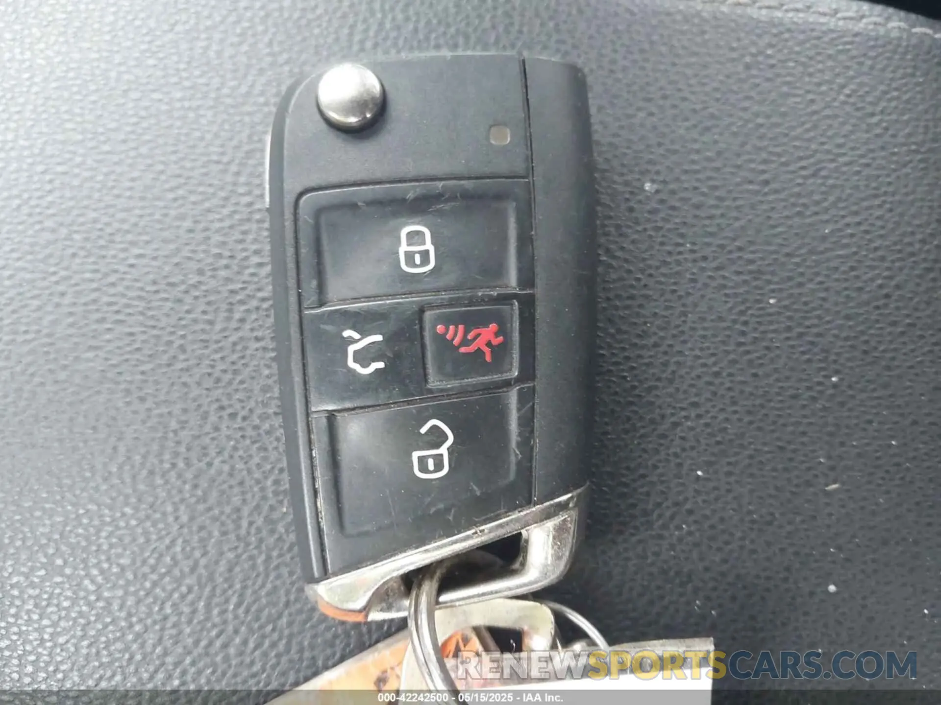 11 Фотография поврежденного автомобиля 3VWW57AU2LM009352 VOLKSWAGEN GOLF 2020