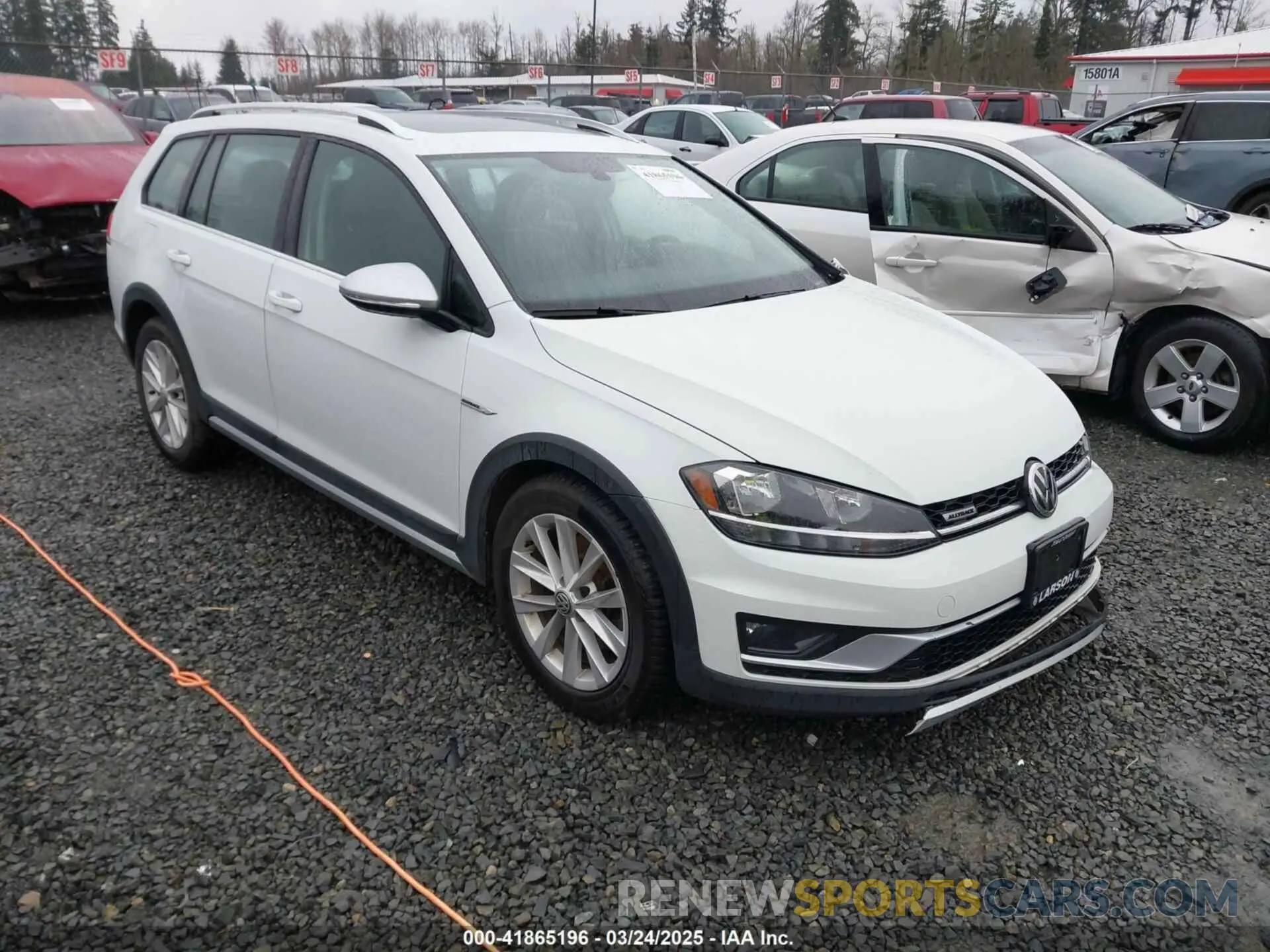 1 Photograph of a damaged car 3VWH17AU6KM523028 VOLKSWAGEN GOLF ALLTRACK 2019