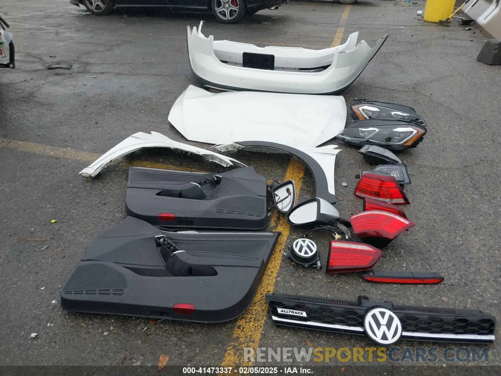 12 Photograph of a damaged car 3VWM17AU8KM506701 VOLKSWAGEN GOLF ALLTRACK 2019