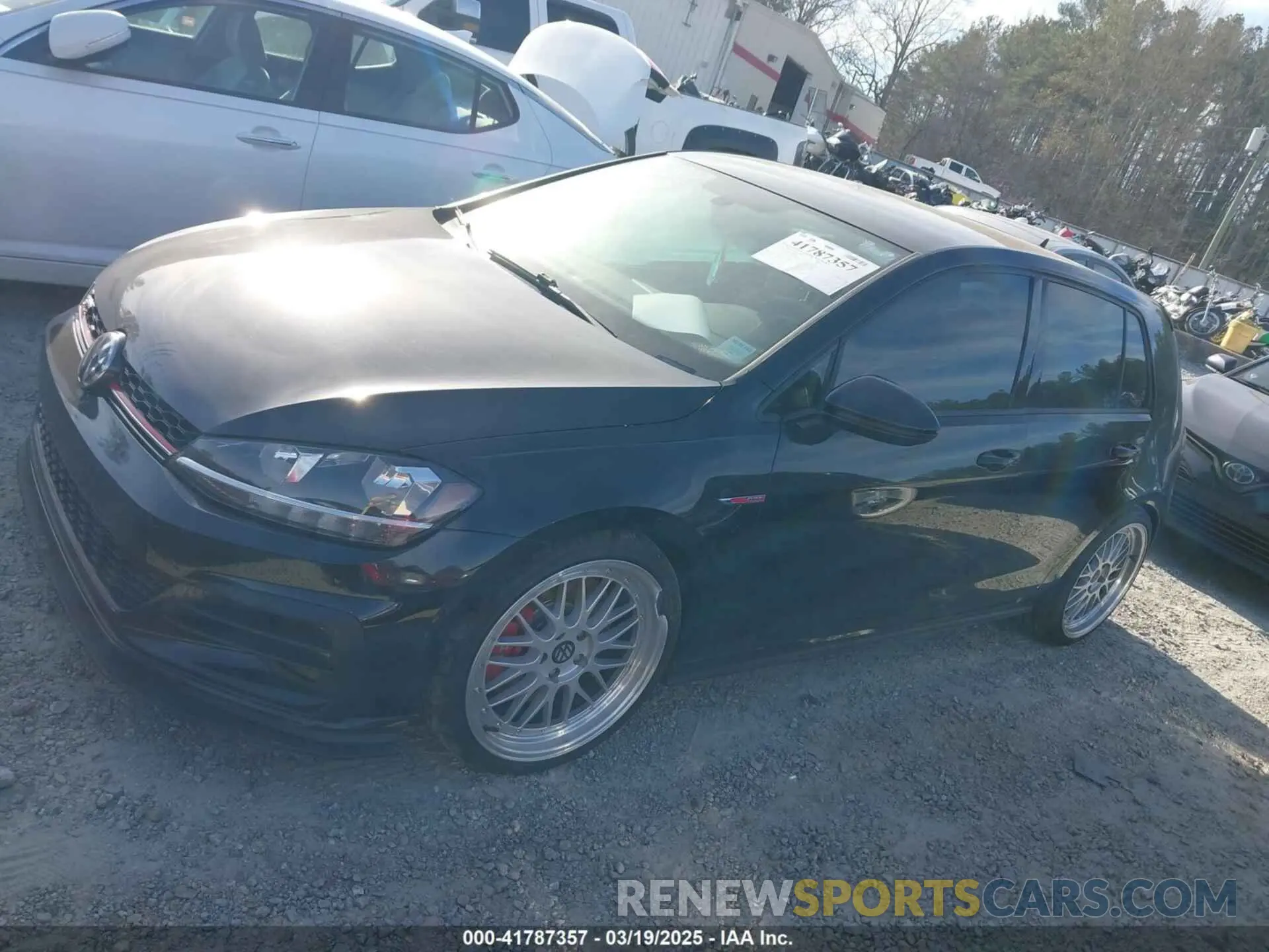 14 Photograph of a damaged car 3VW5T7AU7KM000632 VOLKSWAGEN GOLF GTI 2019