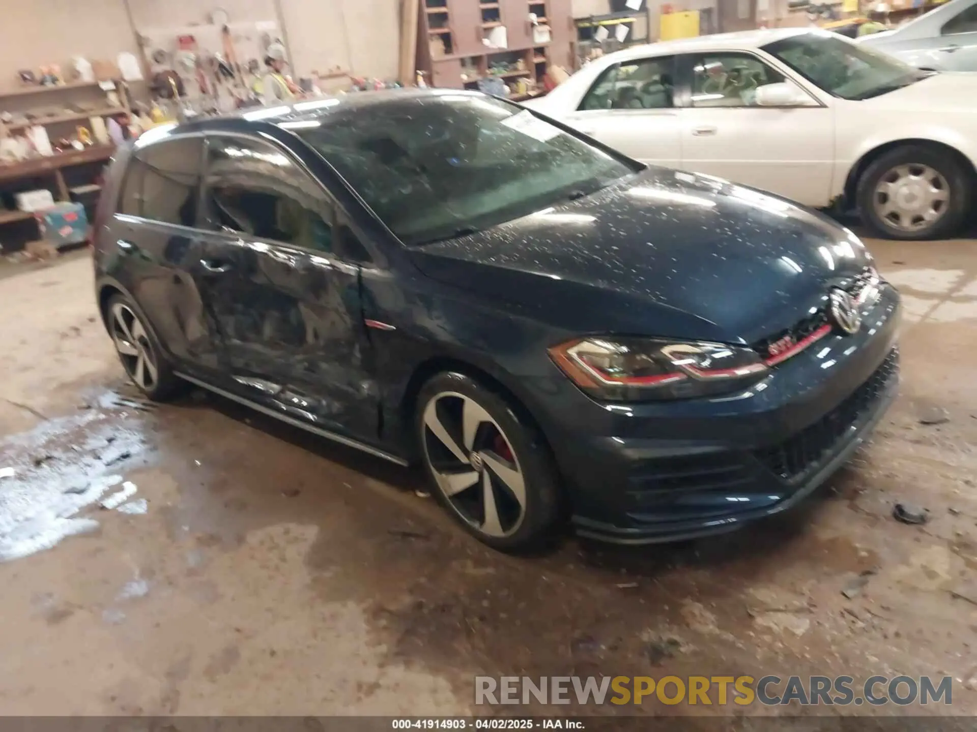 1 Фотография поврежденного автомобиля 3VW5T7AU8KM029900 VOLKSWAGEN GOLF GTI 2019