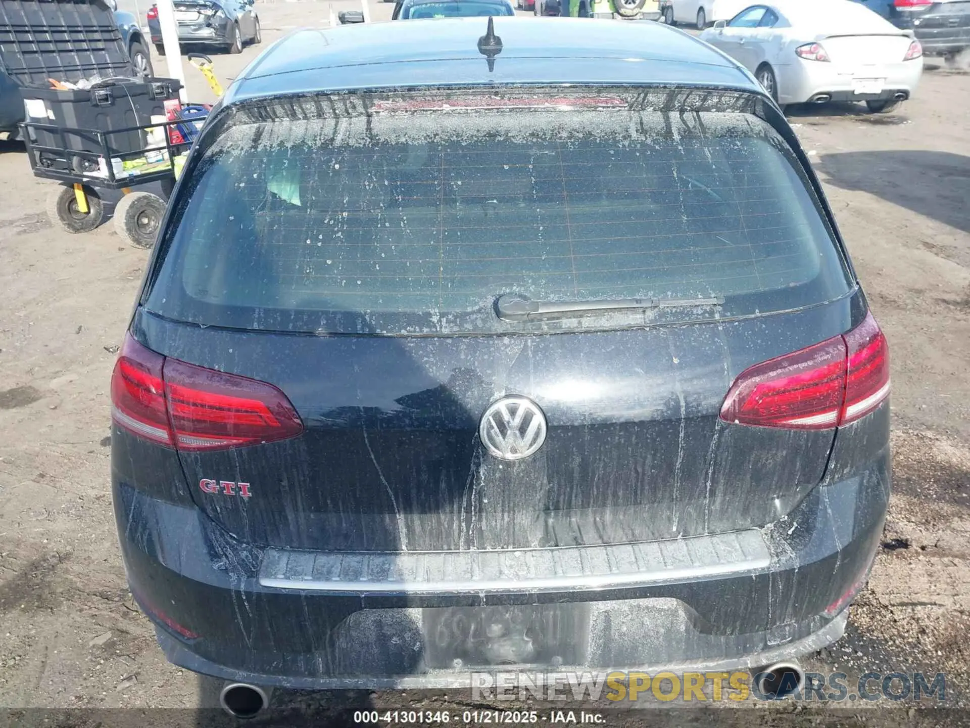 16 Photograph of a damaged car 3VW6T7AU0KM001318 VOLKSWAGEN GOLF GTI 2019