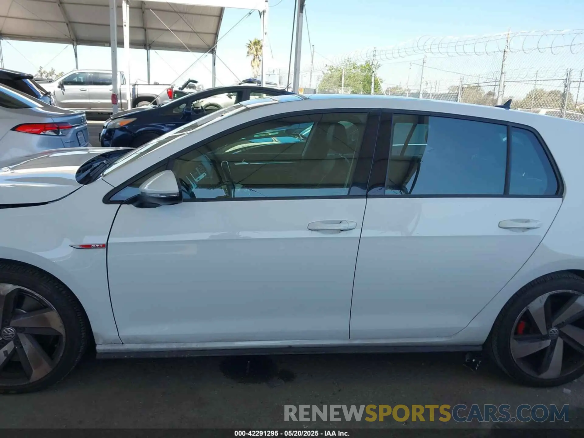 15 Photograph of a damaged car 3VW6T7AU4KM036847 VOLKSWAGEN GOLF GTI 2019