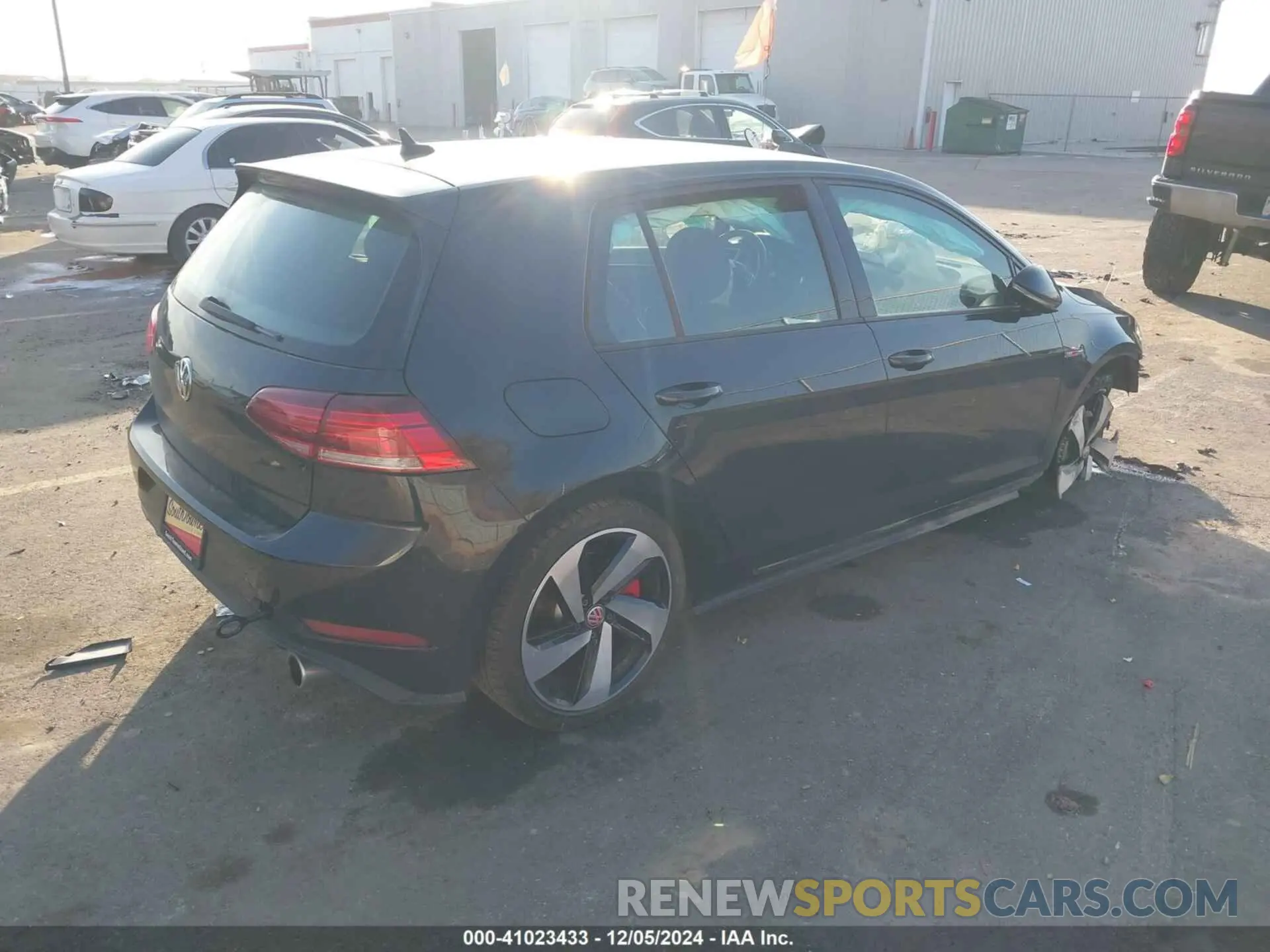 4 Photograph of a damaged car 3VW5T7AU3LM005330 VOLKSWAGEN GOLF GTI 2020