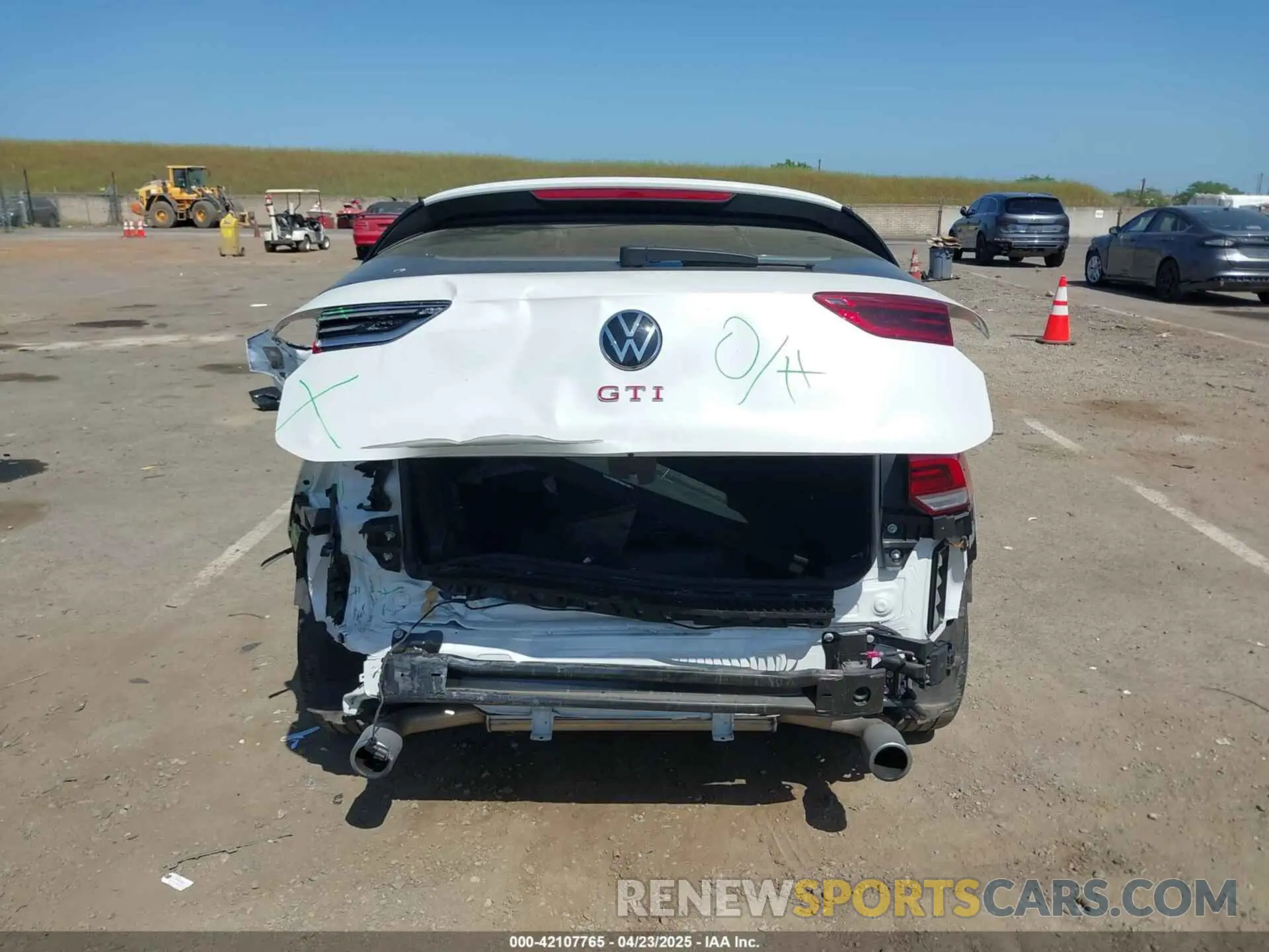 17 Photograph of a damaged car WVW6A7CD5PW120642 VOLKSWAGEN GOLF GTI 2023