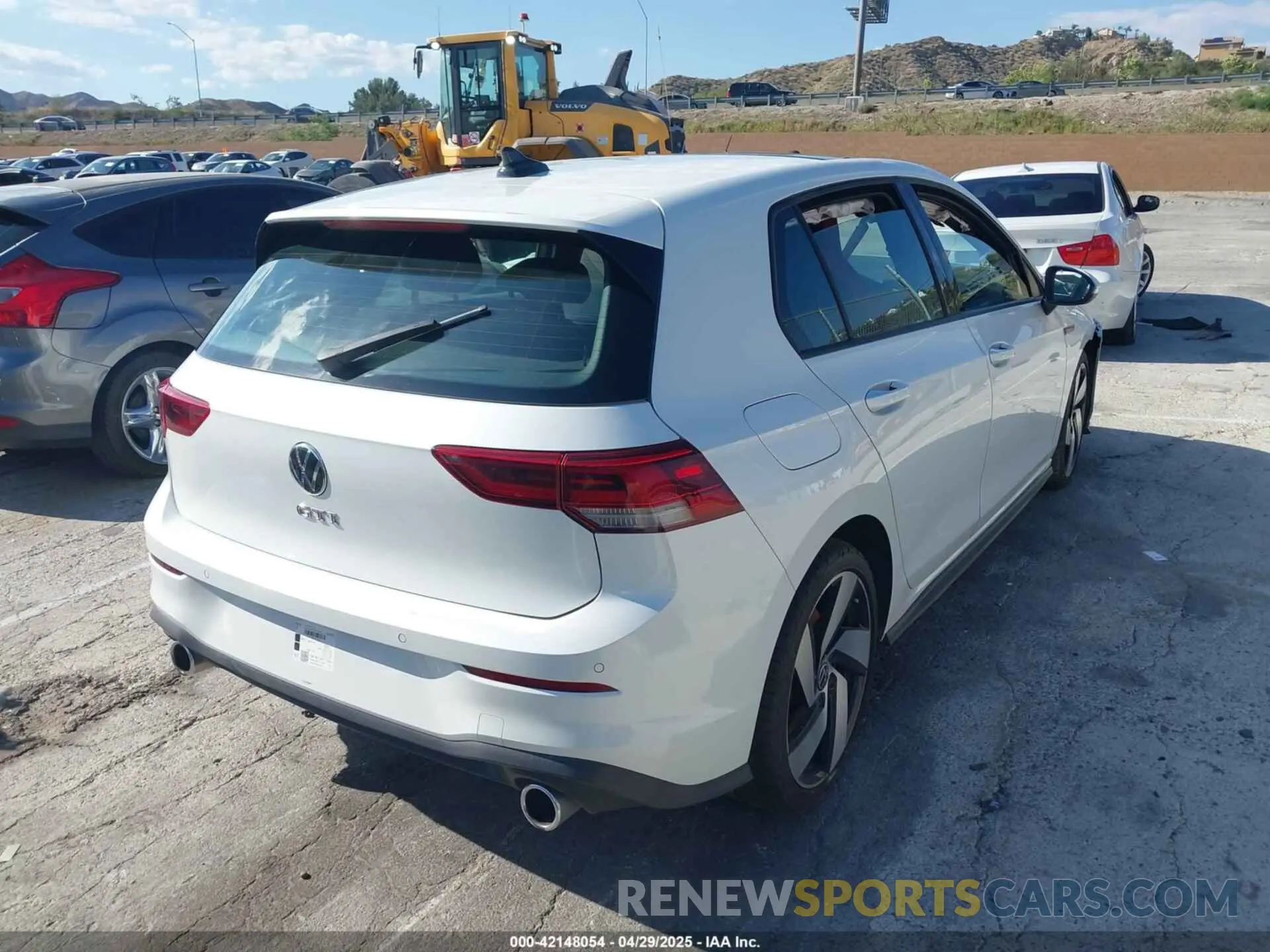4 Фотография поврежденного автомобиля WVWRA7CD0PW212965 VOLKSWAGEN GOLF GTI 2023
