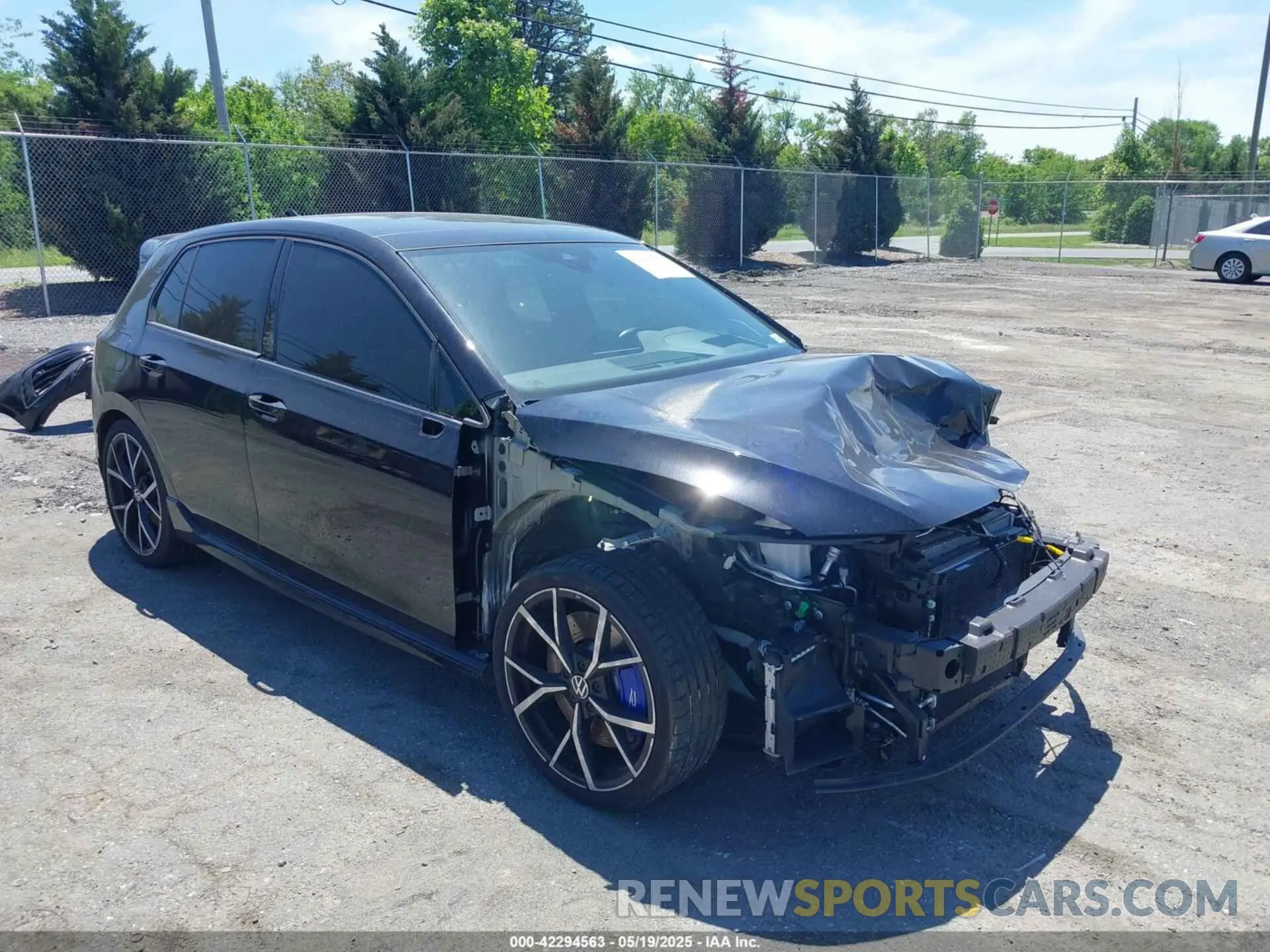1 Photograph of a damaged car WVWEB7CD7RW158966 VOLKSWAGEN GOLF R 2024