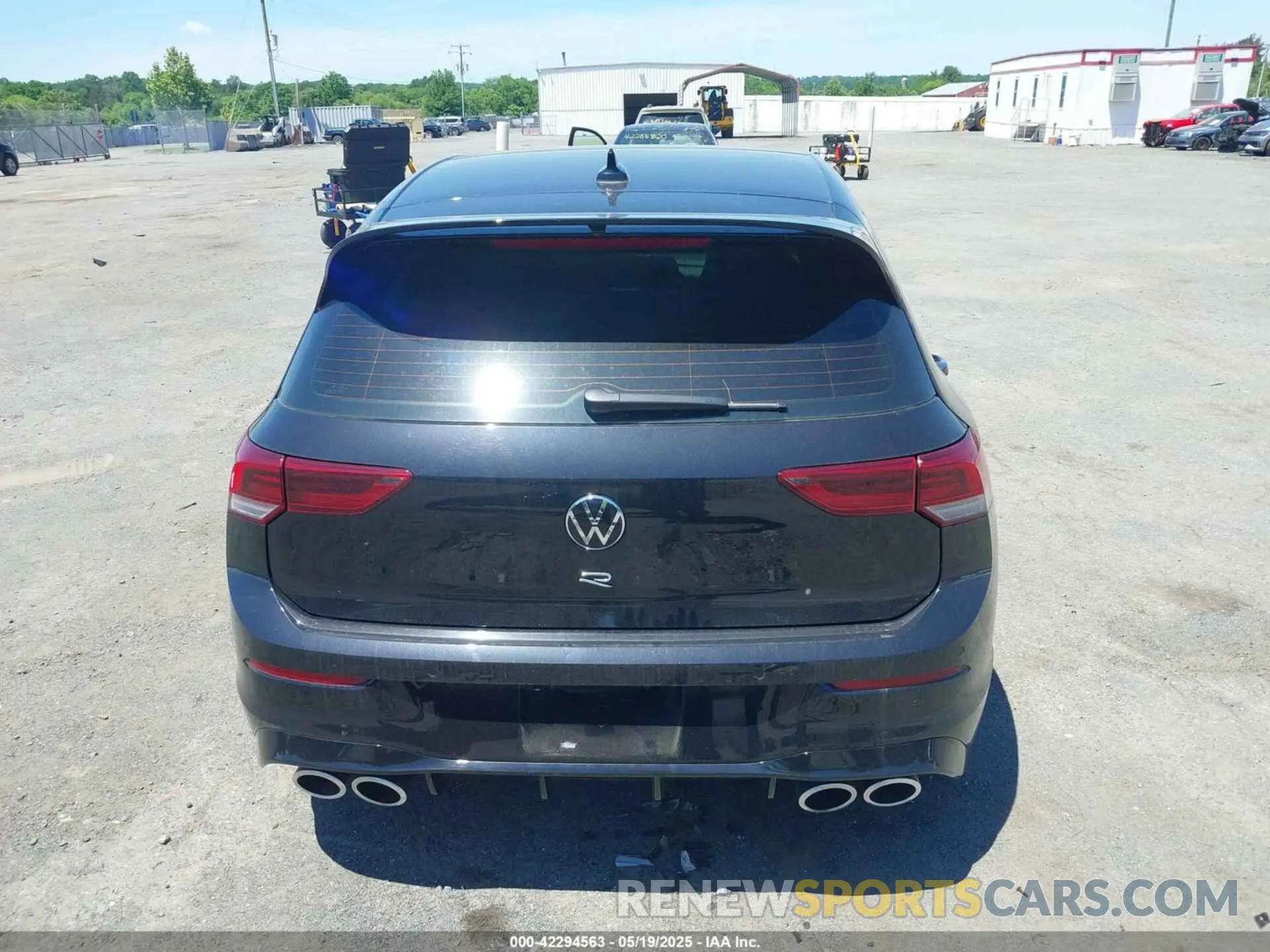 16 Photograph of a damaged car WVWEB7CD7RW158966 VOLKSWAGEN GOLF R 2024