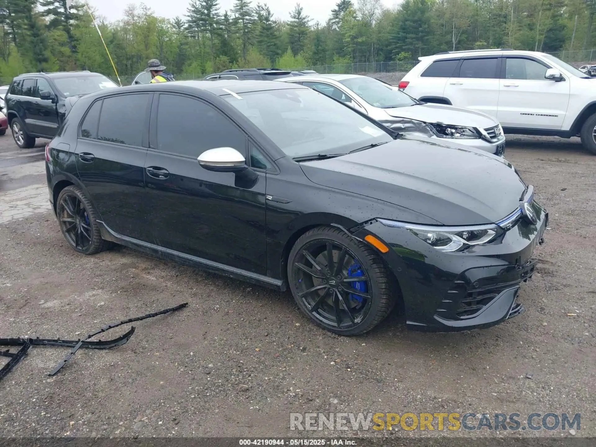 1 Фотография поврежденного автомобиля WVWFB7CD8RW225160 VOLKSWAGEN GOLF R 2024