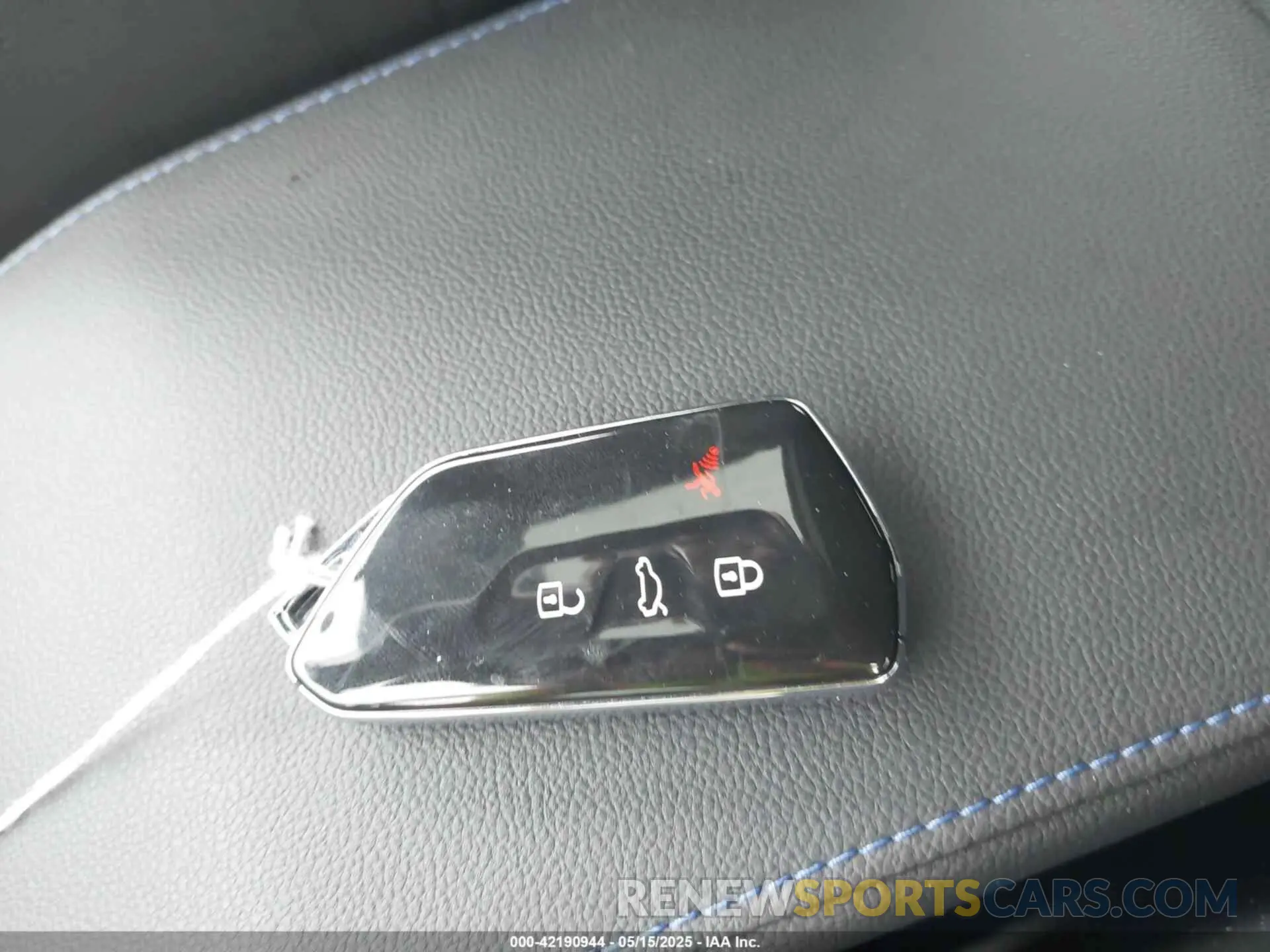 11 Фотография поврежденного автомобиля WVWFB7CD8RW225160 VOLKSWAGEN GOLF R 2024