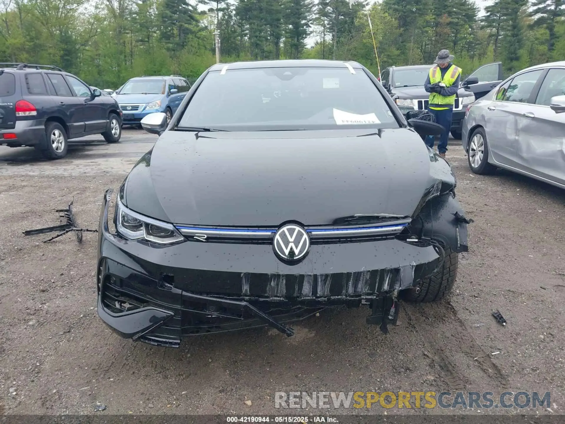 13 Фотография поврежденного автомобиля WVWFB7CD8RW225160 VOLKSWAGEN GOLF R 2024