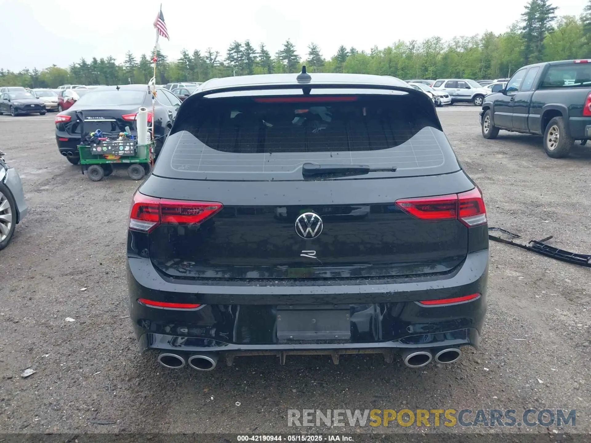 17 Фотография поврежденного автомобиля WVWFB7CD8RW225160 VOLKSWAGEN GOLF R 2024