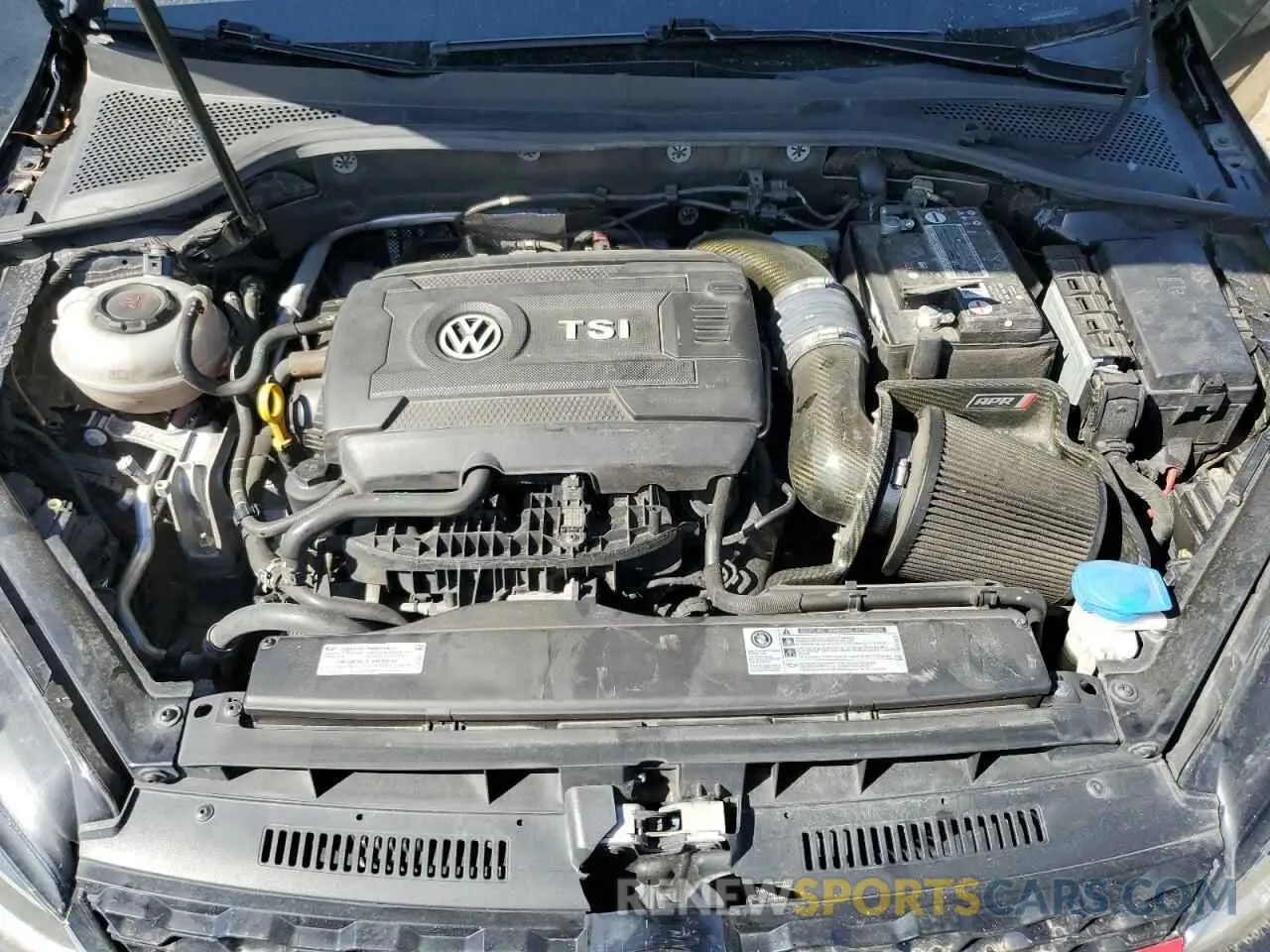 11 Photograph of a damaged car 3VW5T7AU0KM034315 VOLKSWAGEN GTI 2019