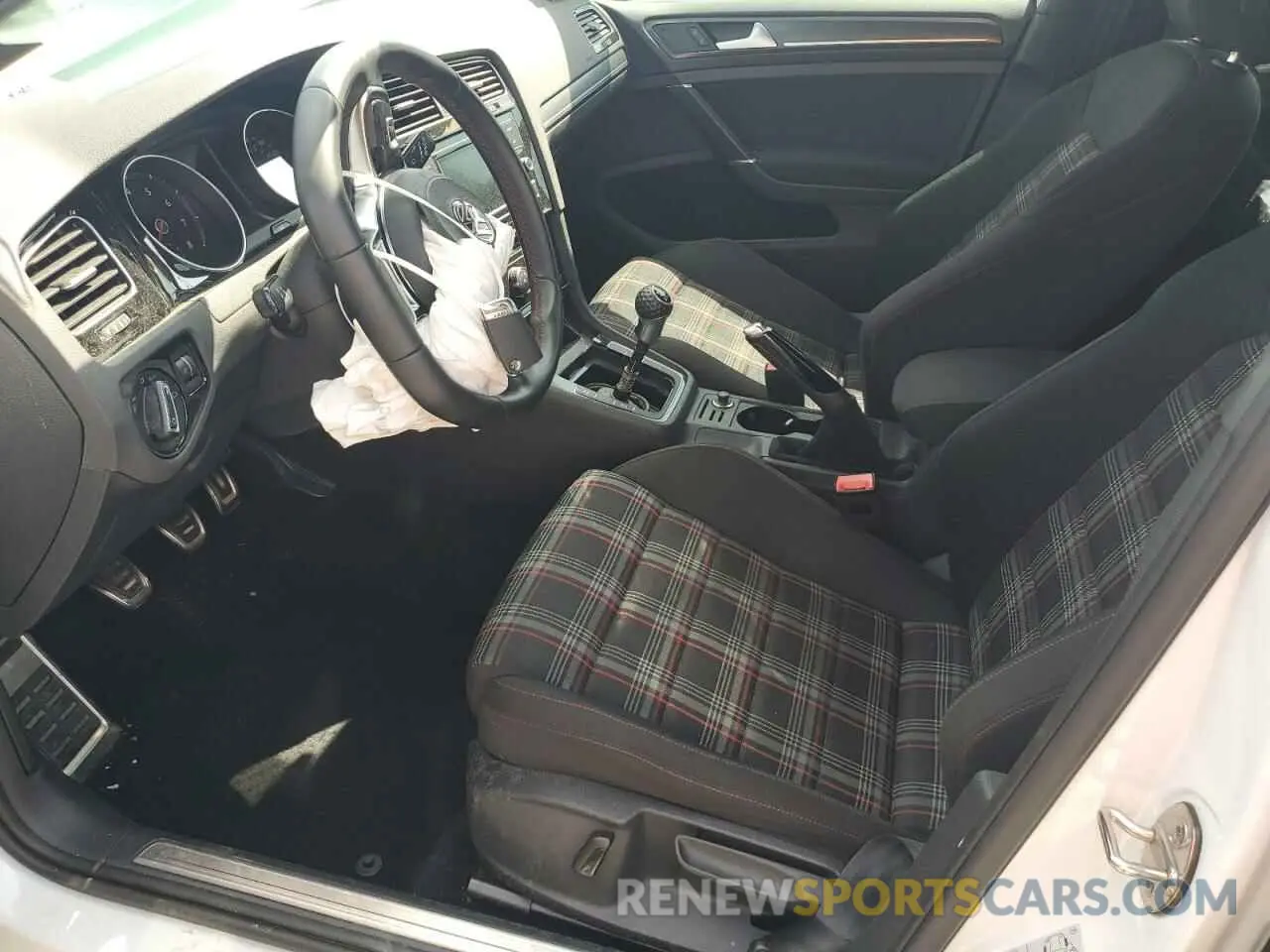 7 Photograph of a damaged car 3VW5T7AU9KM035544 VOLKSWAGEN GTI 2019