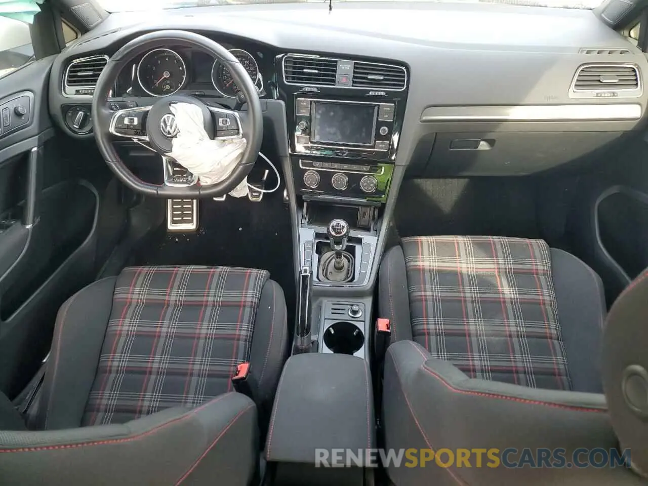 8 Photograph of a damaged car 3VW5T7AU9KM035544 VOLKSWAGEN GTI 2019