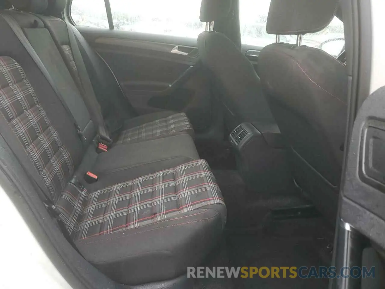 10 Фотография поврежденного автомобиля 3VW6T7AU6KM026482 VOLKSWAGEN GTI 2019