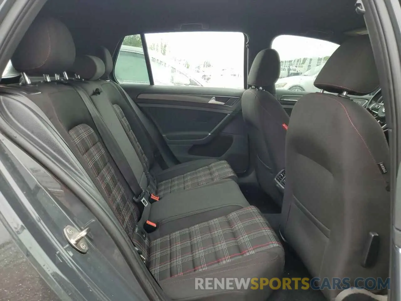 10 Photograph of a damaged car 3VW6T7AU7KM004085 VOLKSWAGEN GTI 2019