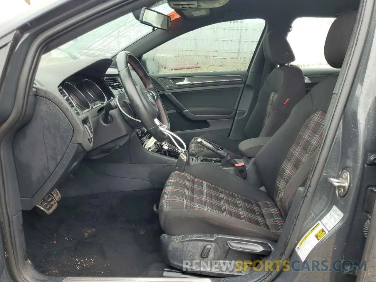 7 Photograph of a damaged car 3VW6T7AU7KM004085 VOLKSWAGEN GTI 2019
