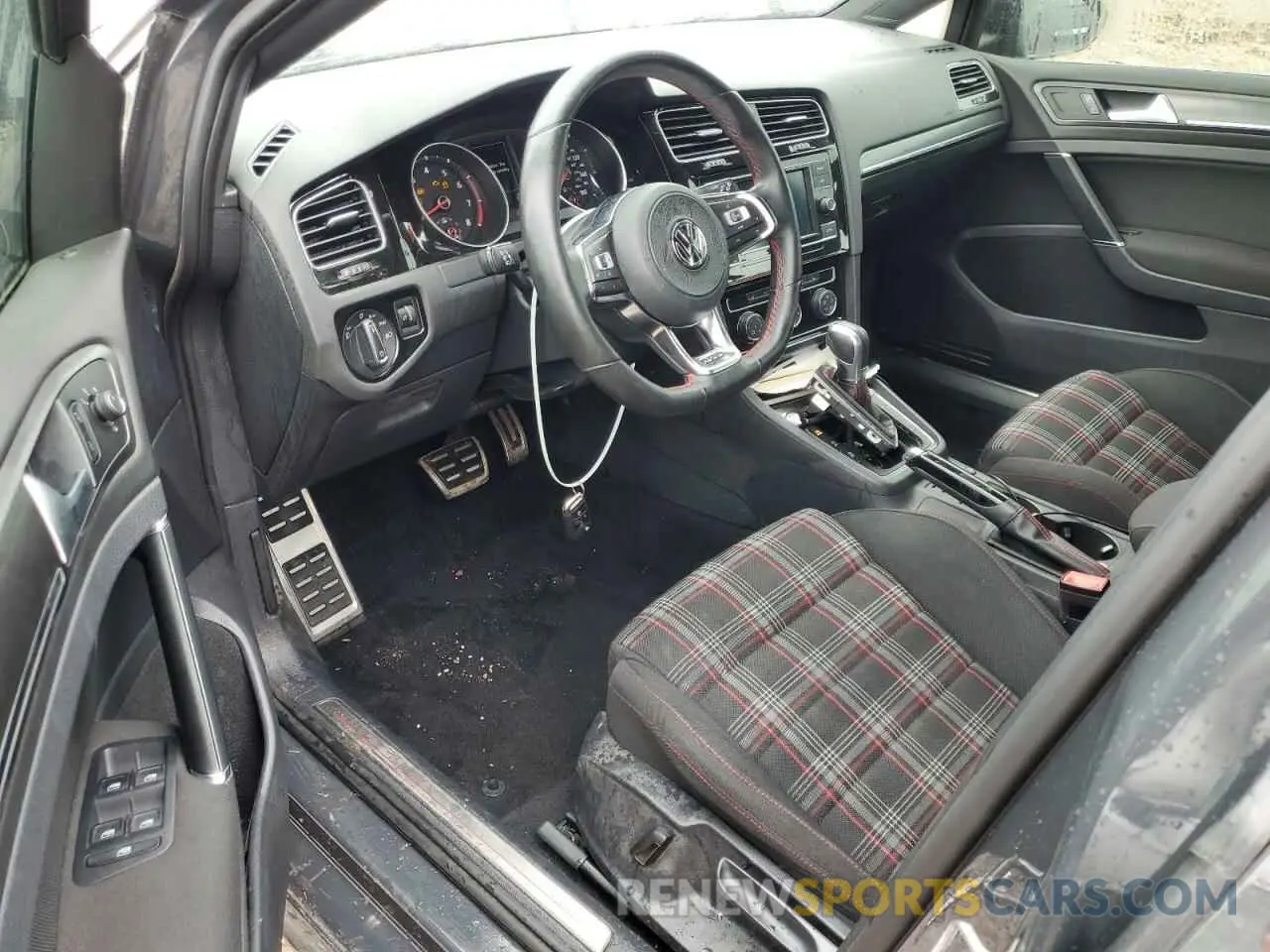 8 Photograph of a damaged car 3VW6T7AU7KM004085 VOLKSWAGEN GTI 2019