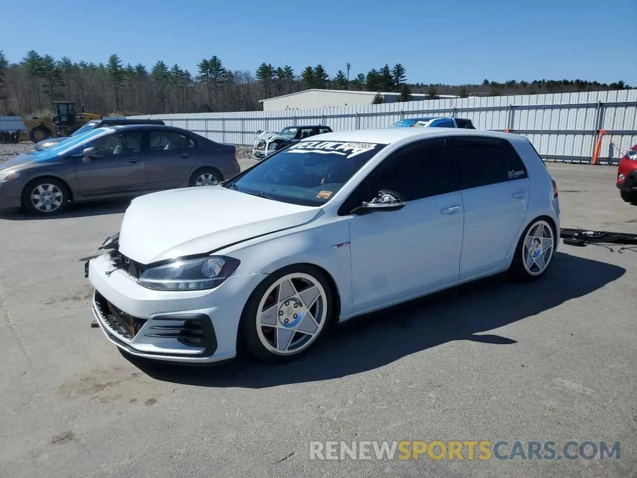 1 Фотография поврежденного автомобиля 3VW6T7AUXKM030969 VOLKSWAGEN GTI 2019