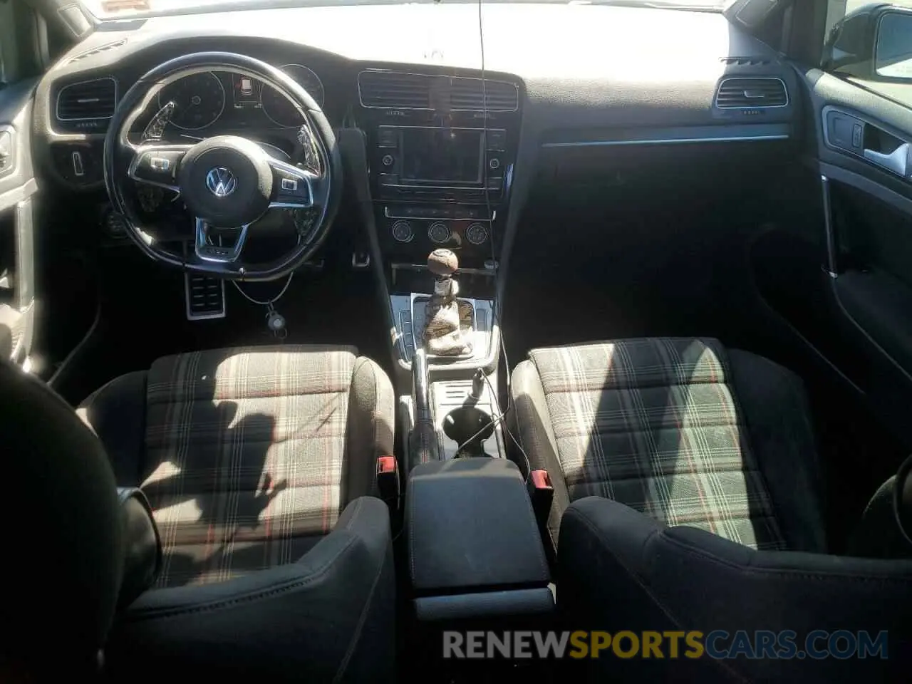 8 Фотография поврежденного автомобиля 3VW6T7AUXKM030969 VOLKSWAGEN GTI 2019