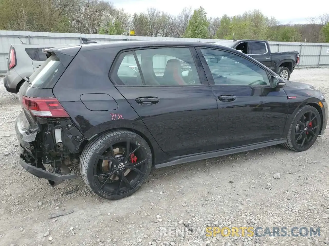3 Фотография поврежденного автомобиля WVW2A7CD4RW145792 VOLKSWAGEN GTI SE 2024