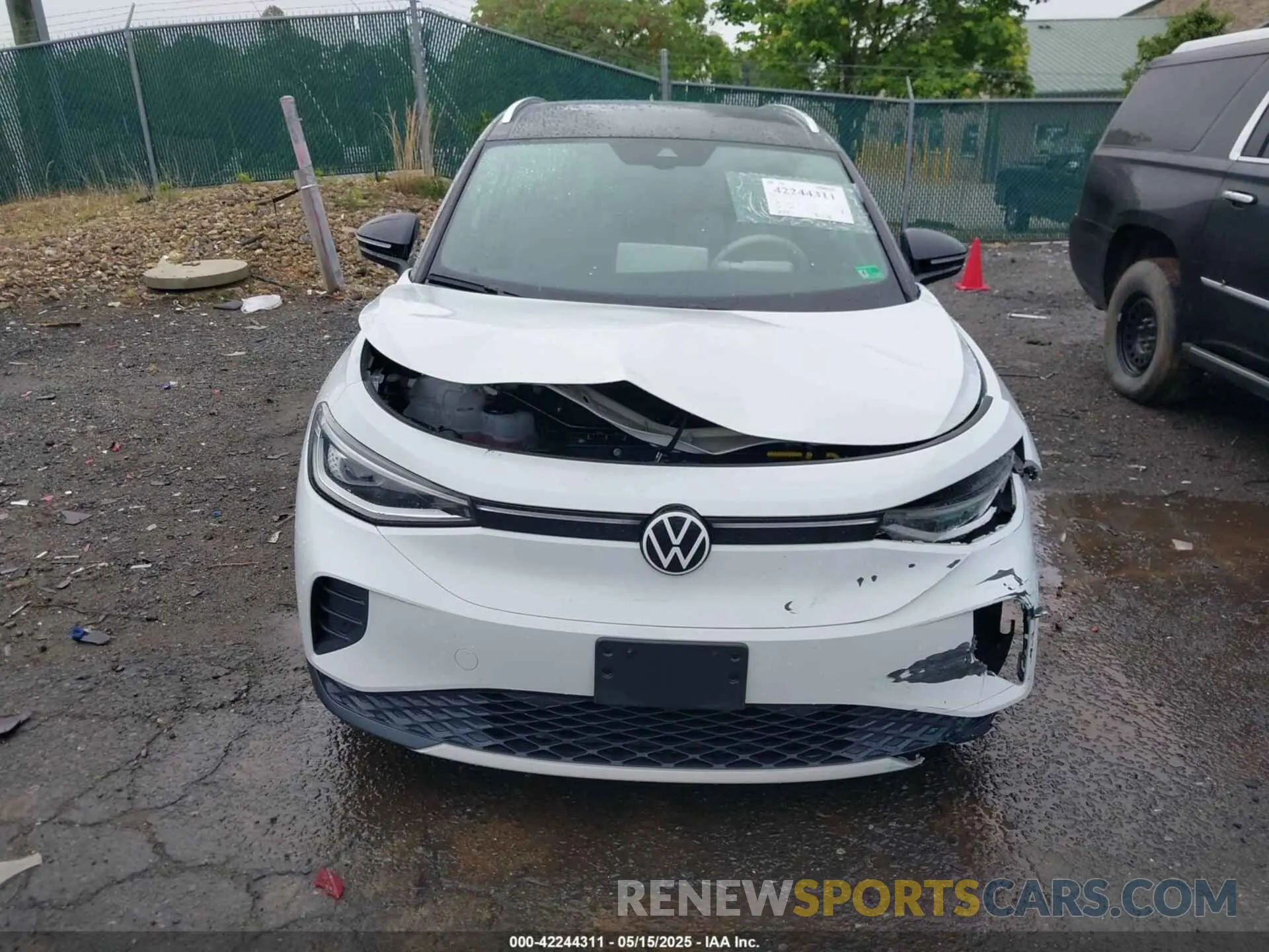 6 Photograph of a damaged car WVGDMPE28MP007568 VOLKSWAGEN ID.4 2021