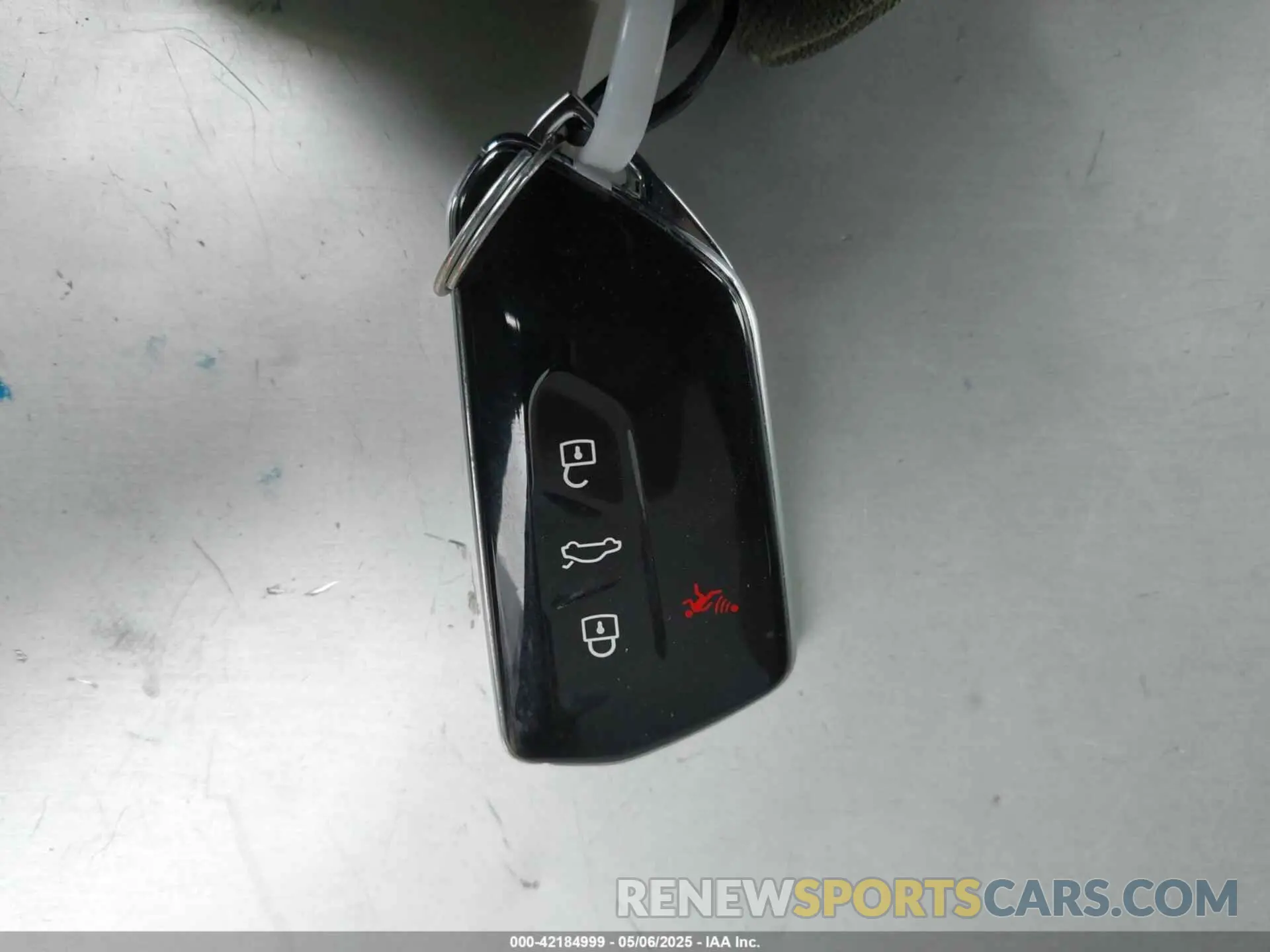 11 Photograph of a damaged car 1V2CMPE82PC033095 VOLKSWAGEN ID.4 2023